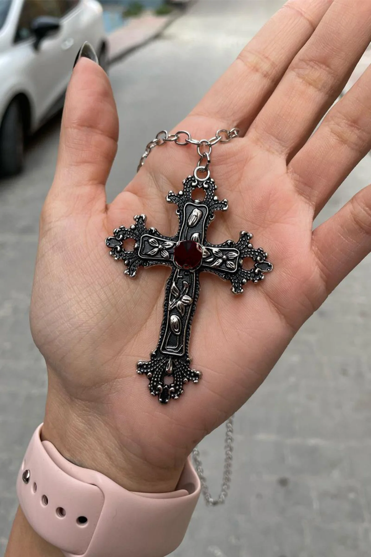 Silver Anime Misa Haç Siyah Taş Detaylı Kolye