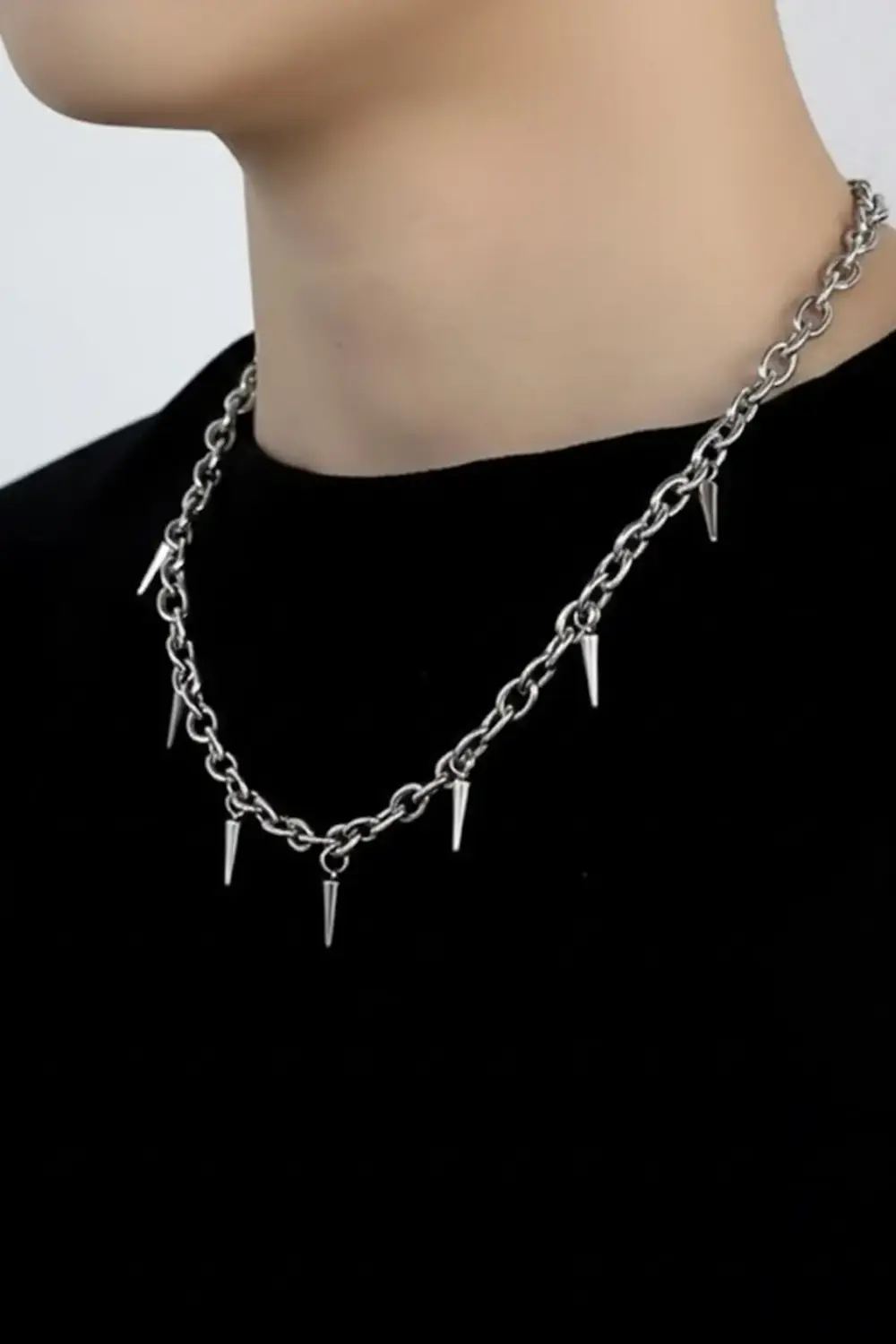 Silver Gotik Zincir Diken Detaylı Kolye Silver Gotik Zincir Diken Detaylı Kolye