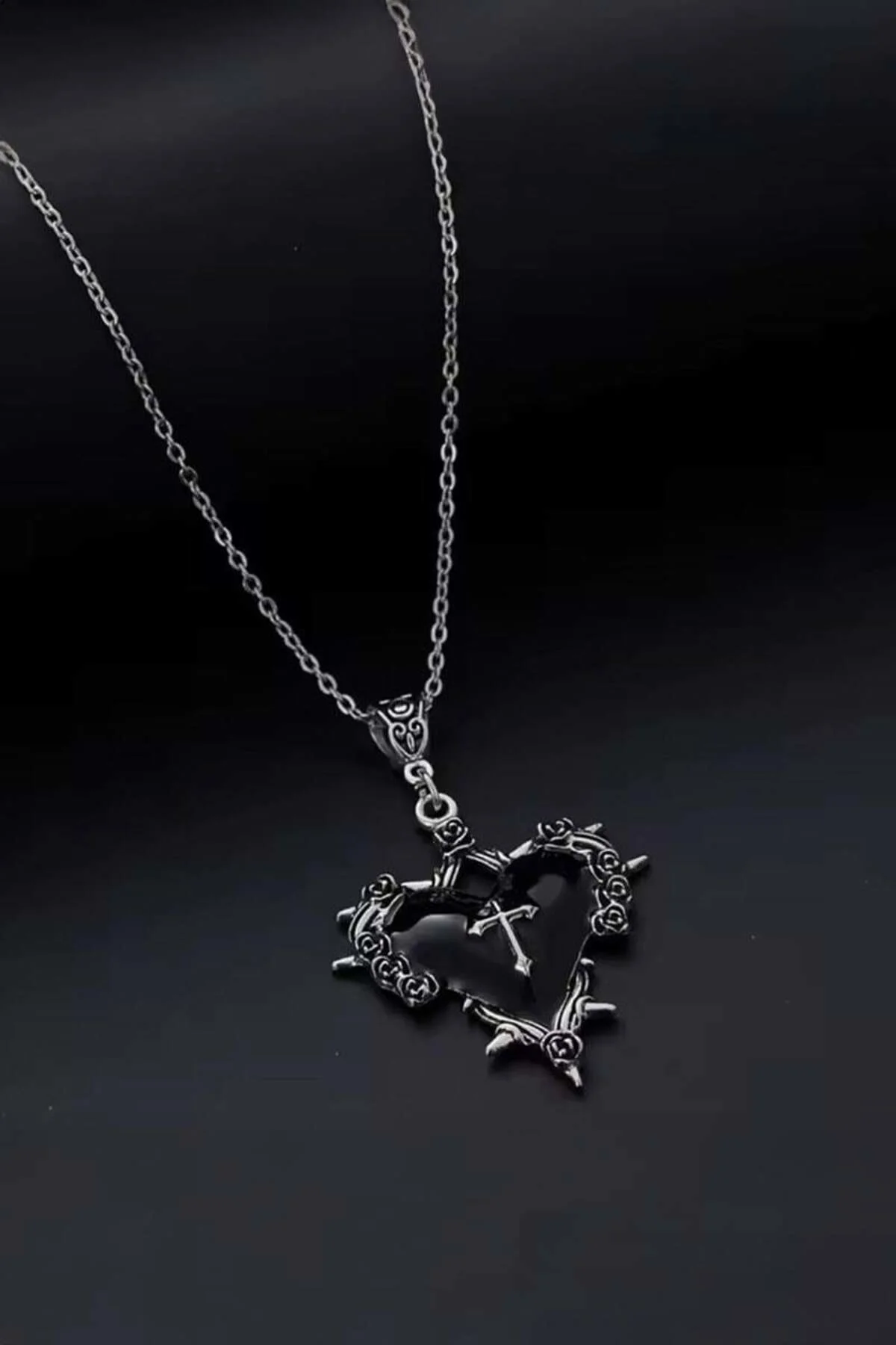 Silver Siyah Heart Cross Gotik Kolye Silver Siyah Heart Cross Gotik Kolye