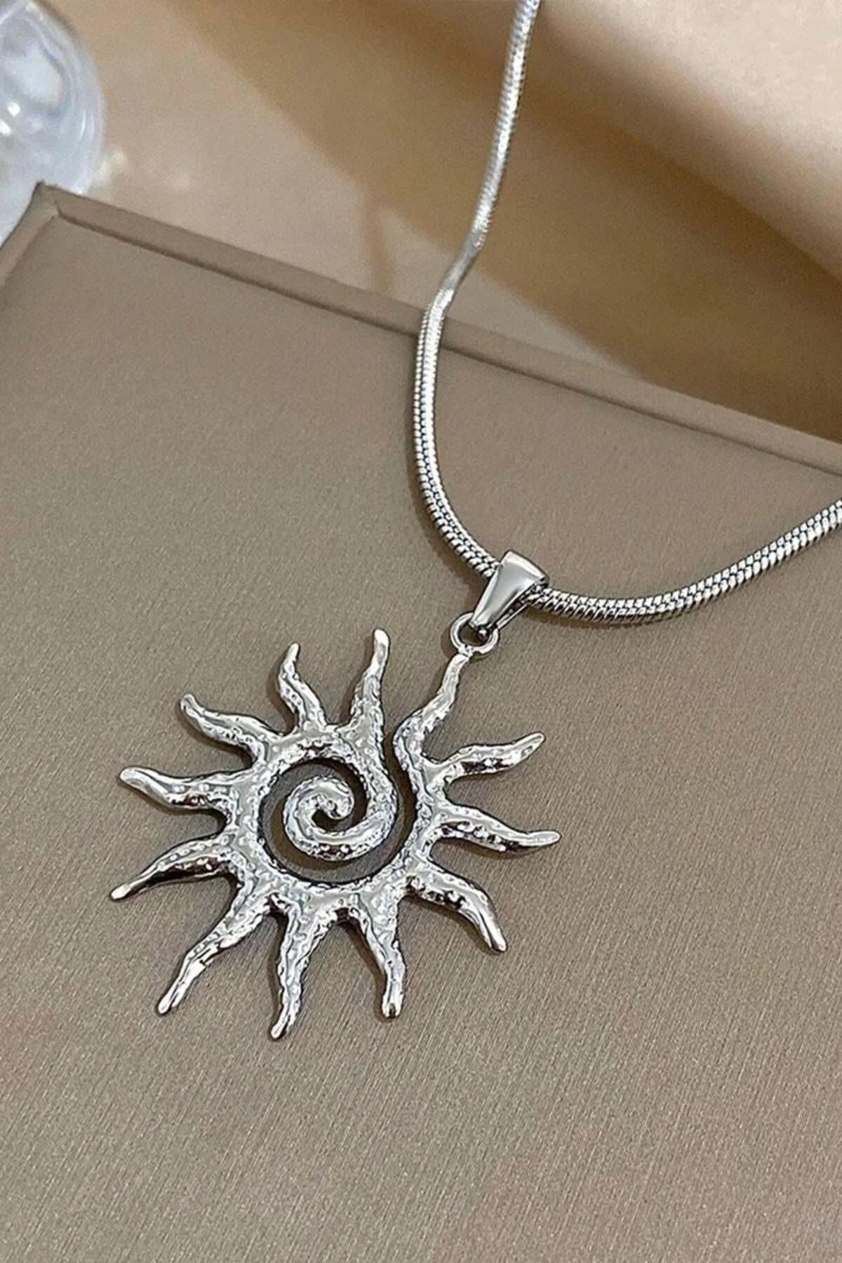 Silver Sun Sarmal Kolye Silver Sun Sarmal Kolye