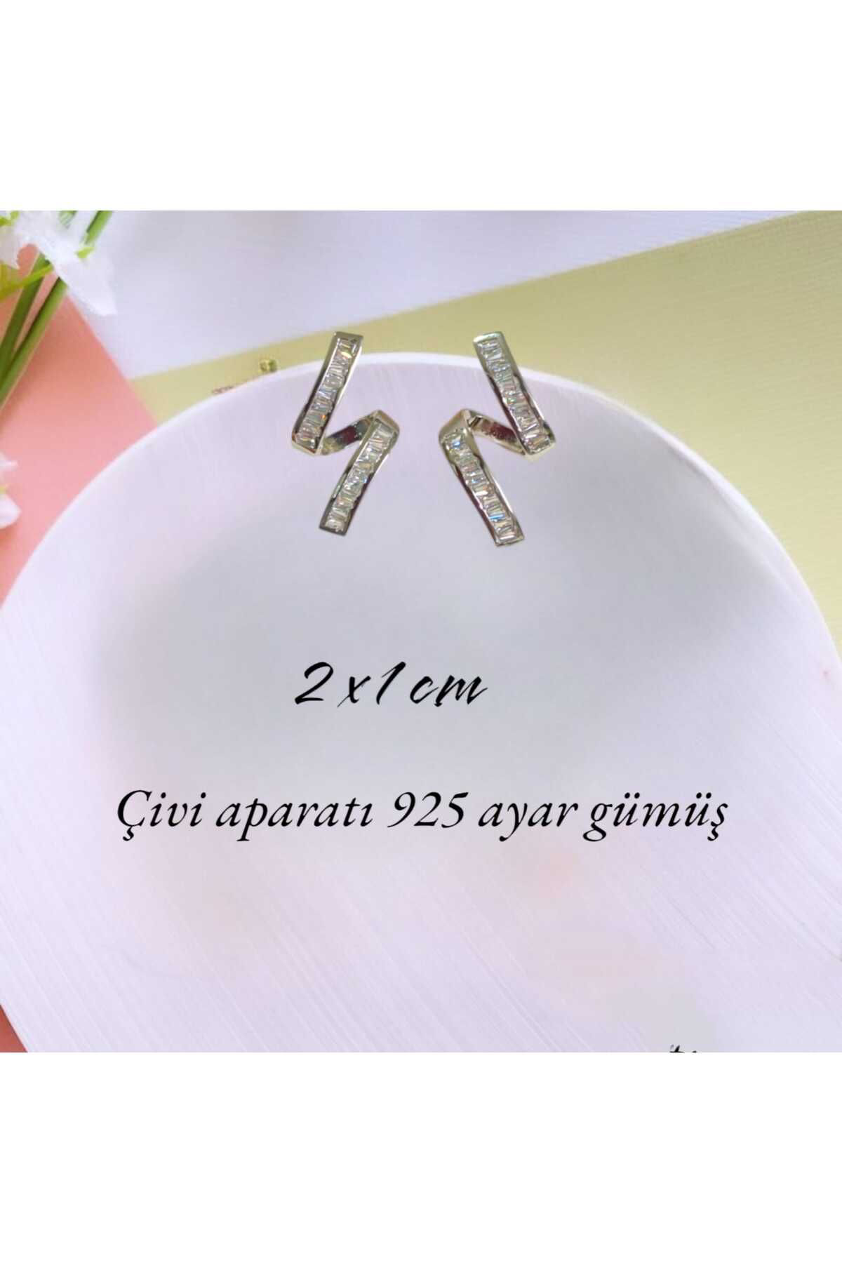 Şimşek 925 Ayar Gümüş Zirkon Taşlı Küpe