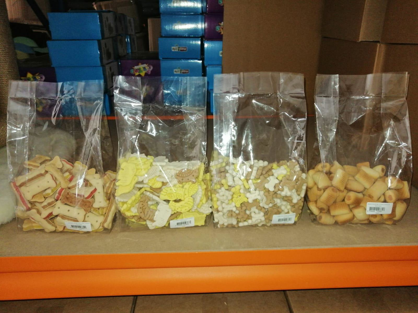 Single Sandwich Kemik Şeklide Köpek Bisküvisi 500 gr Single Sandwich Kemik Şeklide Köpek Bisküvisi 500 gr
