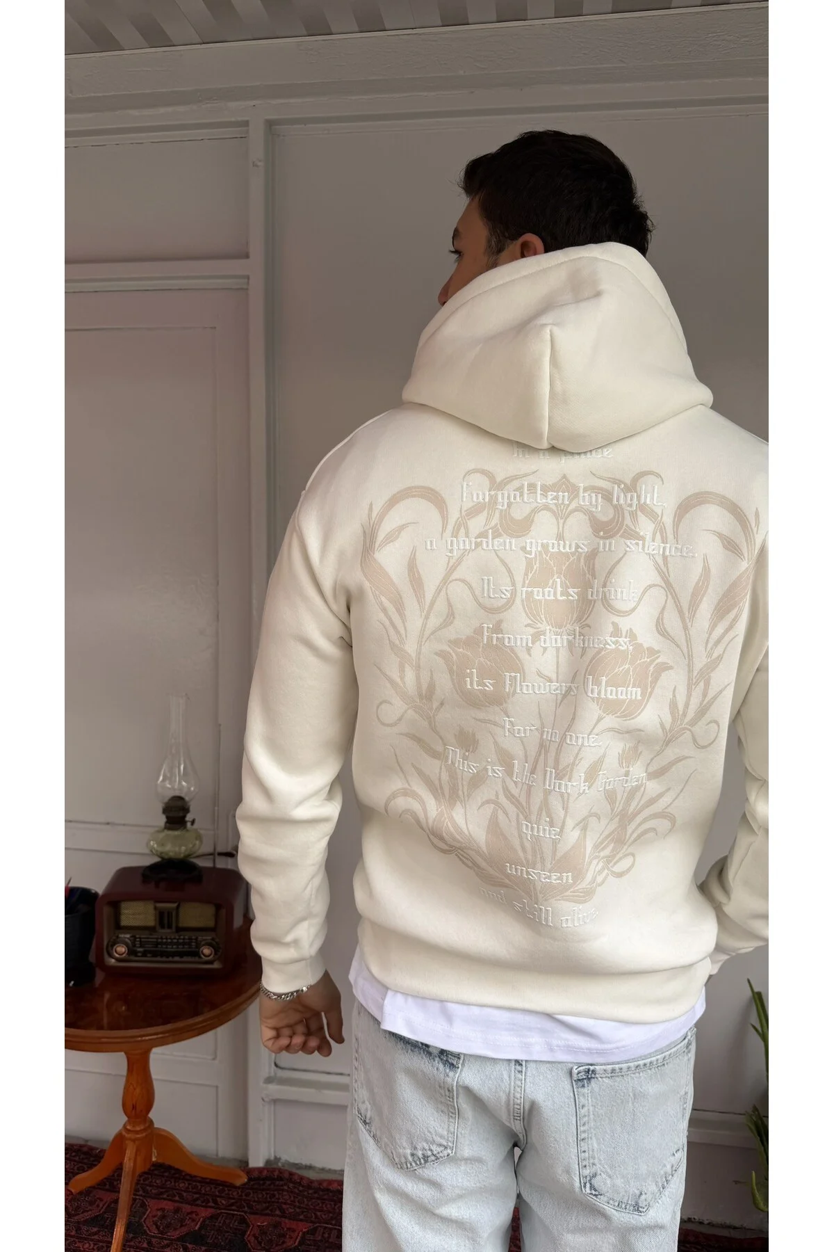 Sırt Baskılı Dark Garden Oversize Sweatshirt