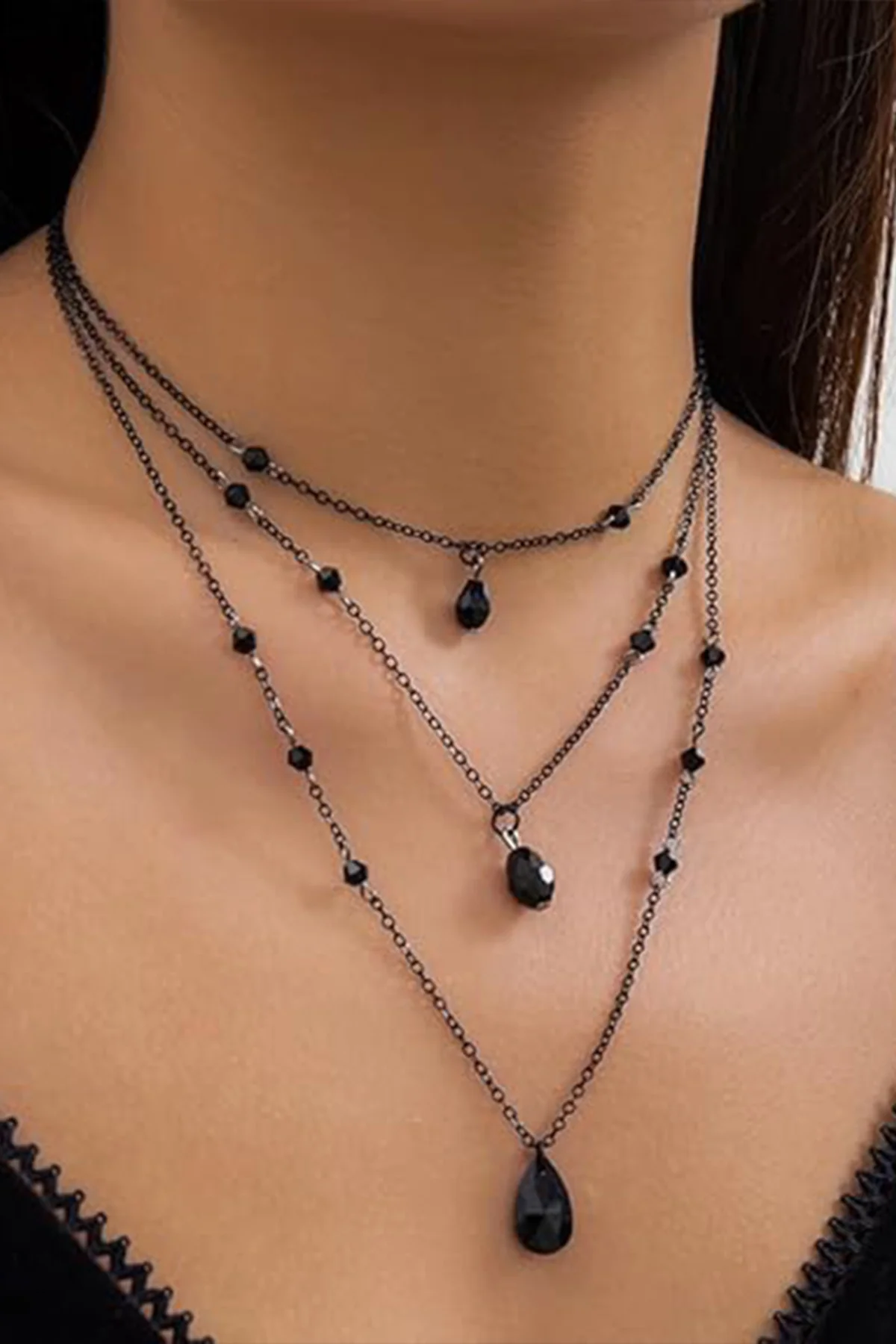 Siyah 3 Sıralı Siyah Kristal Kolye Siyah 3 Sıralı Siyah Kristal Kolye