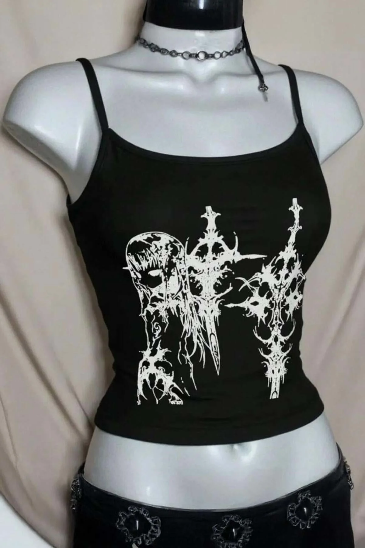Siyah Anime Sword Gotik Y2K Askılı Crop