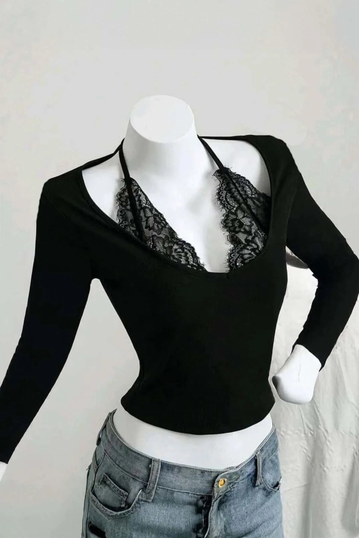 Siyah Bağlamalı Dantelli Ekli Gotik Y2K Uzun Kollu Crop Siyah Bağlamalı Dantelli Ekli Gotik Y2K Uzun Kollu Crop