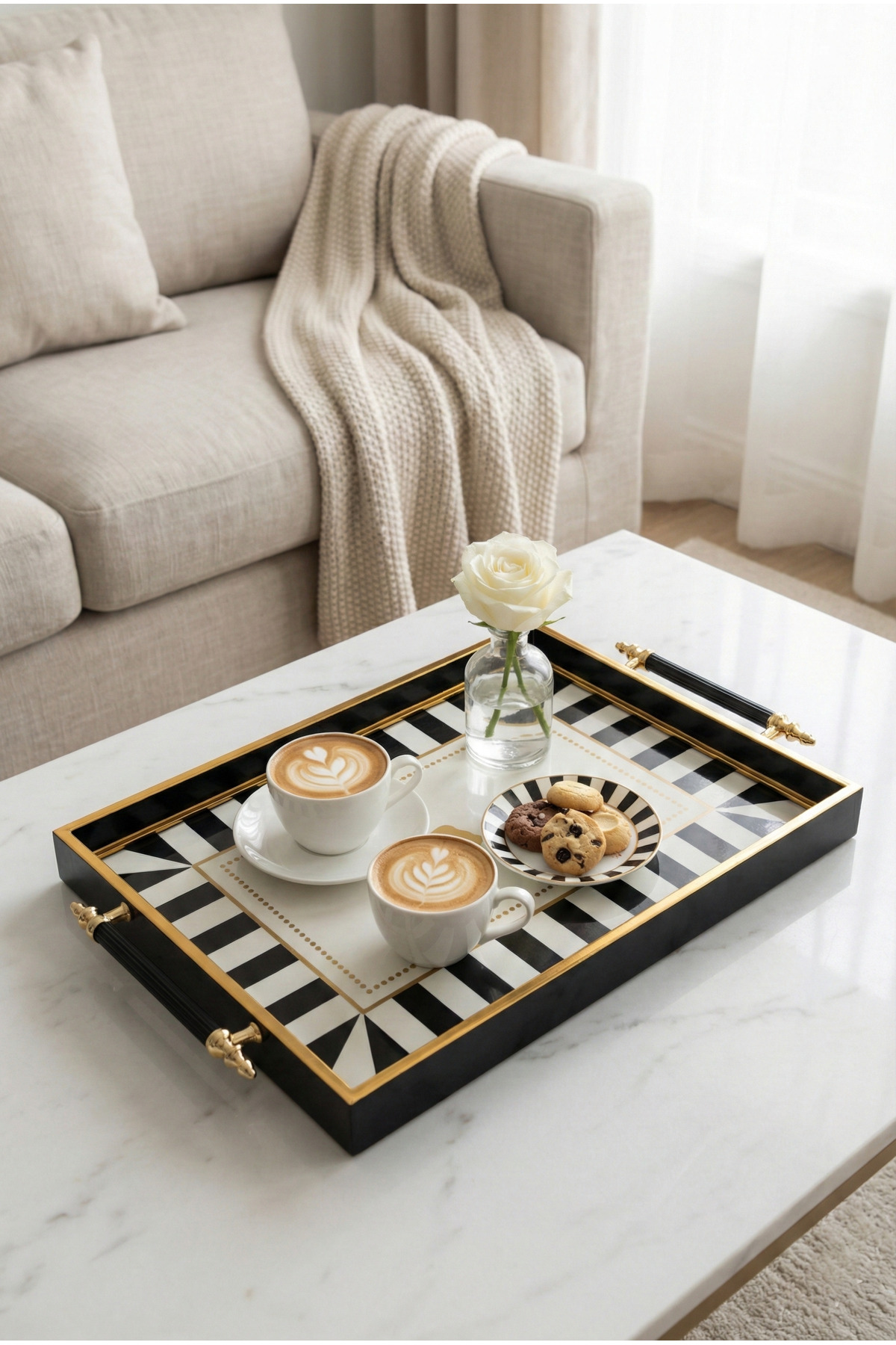 Siyah Beyaz Çizgili Cam Sunum Tepsisi - 42x27 cm Gold Kuş Detaylı Dekoratif Tepsi Siyah Beyaz Çizgili Cam Sunum Tepsisi - 42x27 cm Gold Kuş Detaylı Dekoratif Tepsi