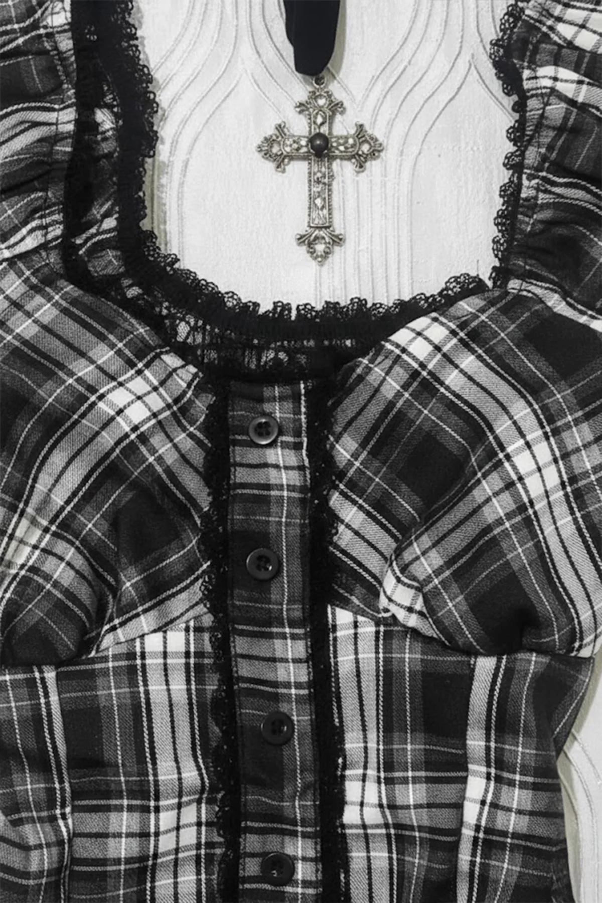 Siyah Beyaz Ekoseli Vintage Dantelli Kare Yaka Y2K Kısa Kollu Crop Siyah Beyaz Ekoseli Vintage Dantelli Kare Yaka Y2K Kısa Kollu Crop