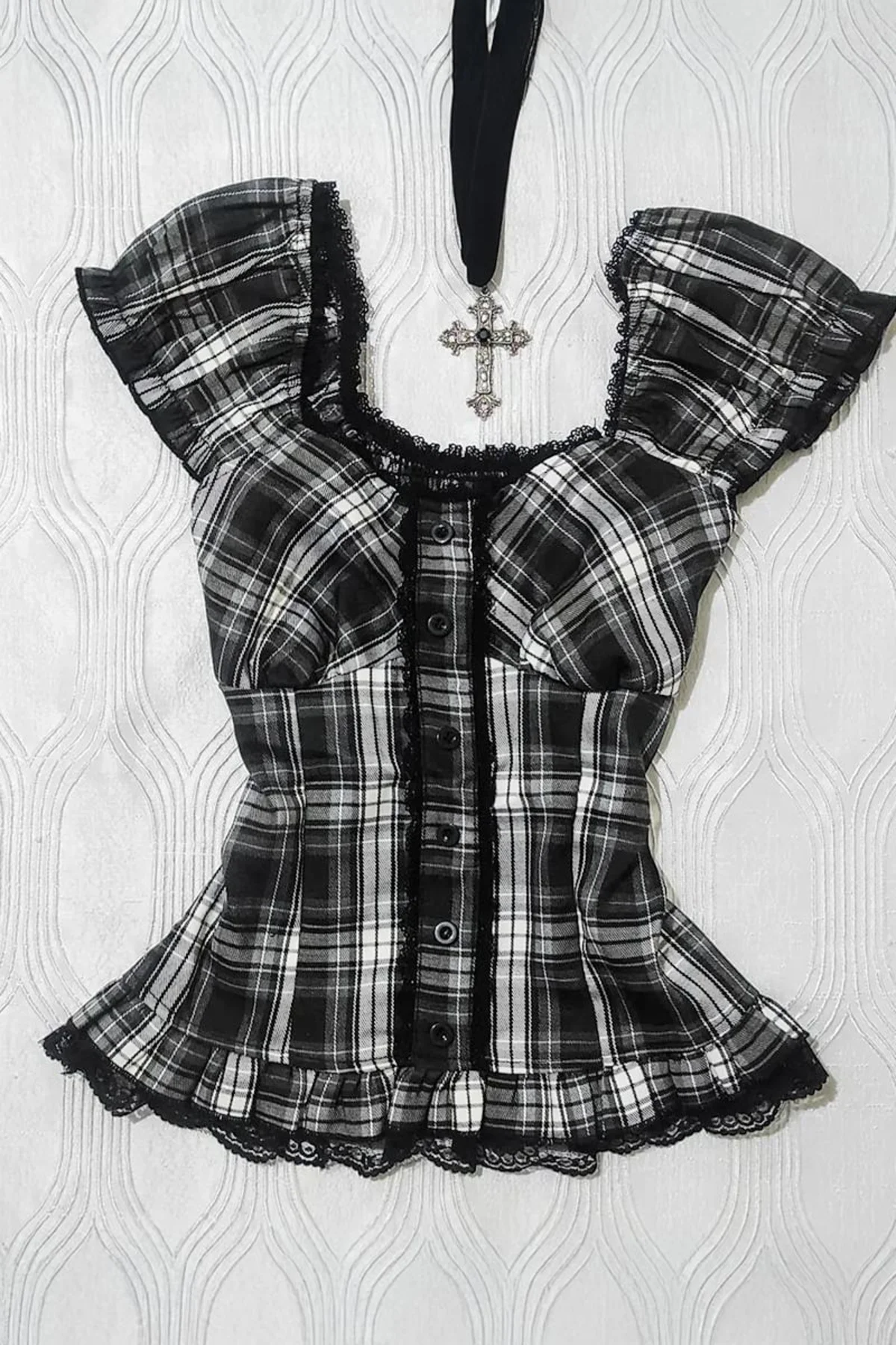 Siyah Beyaz Ekoseli Vintage Dantelli Kare Yaka Y2K Kısa Kollu Crop Siyah Beyaz Ekoseli Vintage Dantelli Kare Yaka Y2K Kısa Kollu Crop