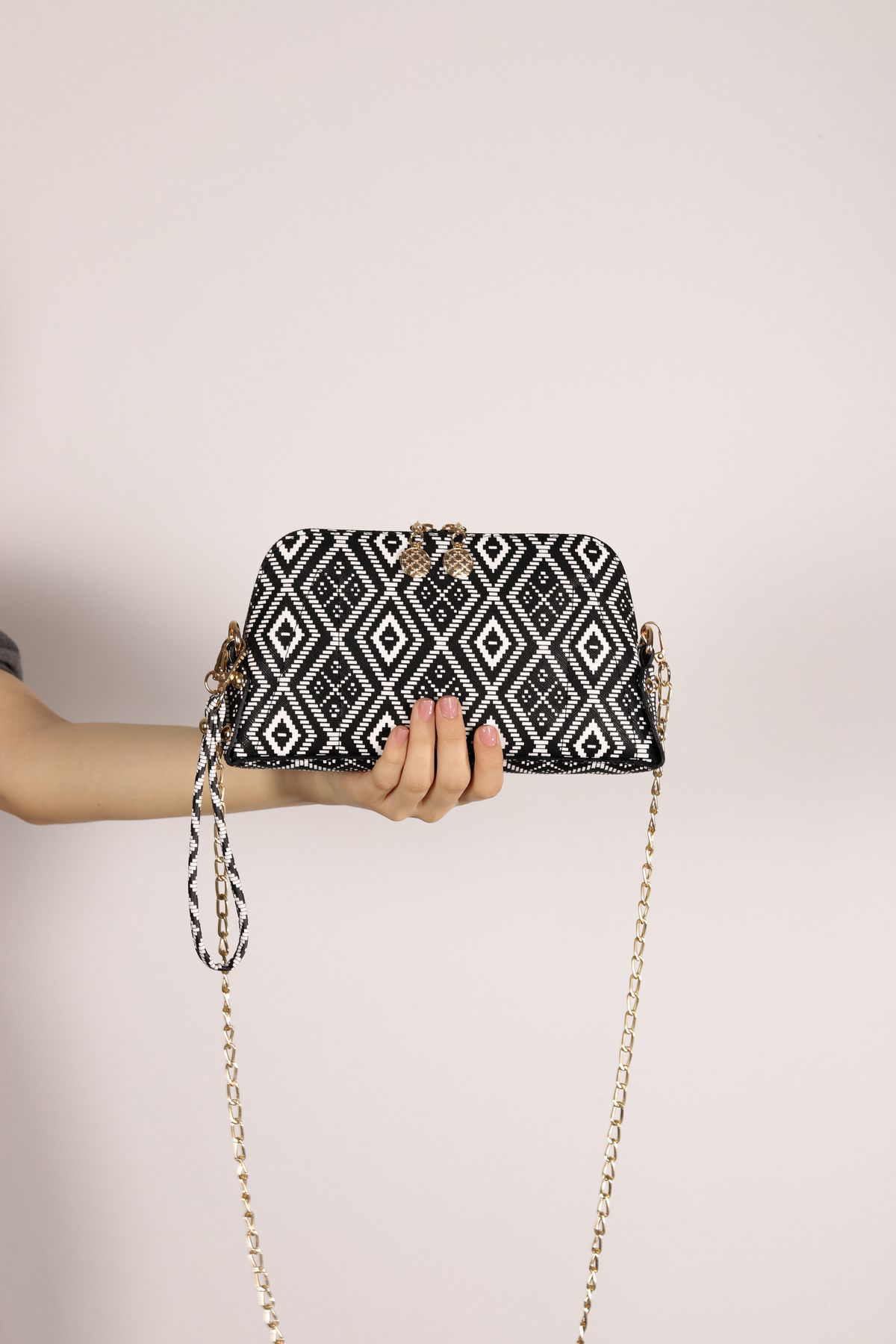 Siyah Beyaz Kilim Desenli El Çantası Seti