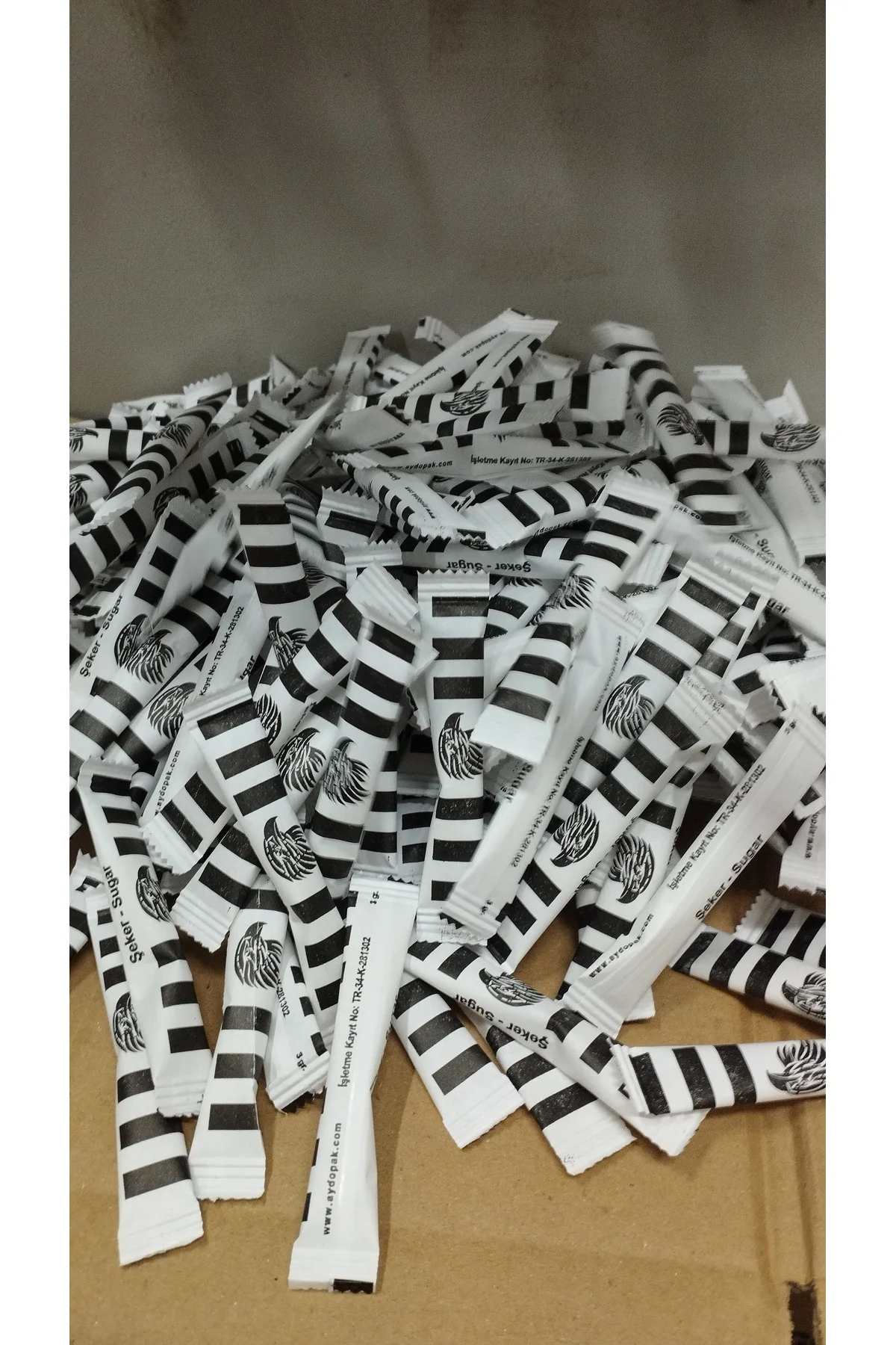 Siyah Beyaz Taraftar Stick Toz Şeker 3gr Ort 2000 Adet Net 6kg