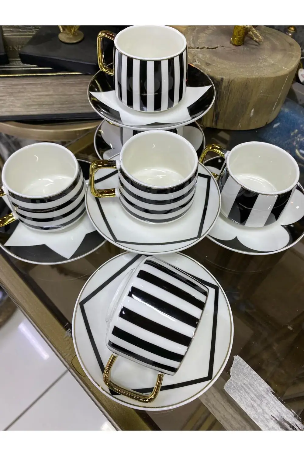 Siyah Beyaz Tasarım Kahve Fincan Takımı