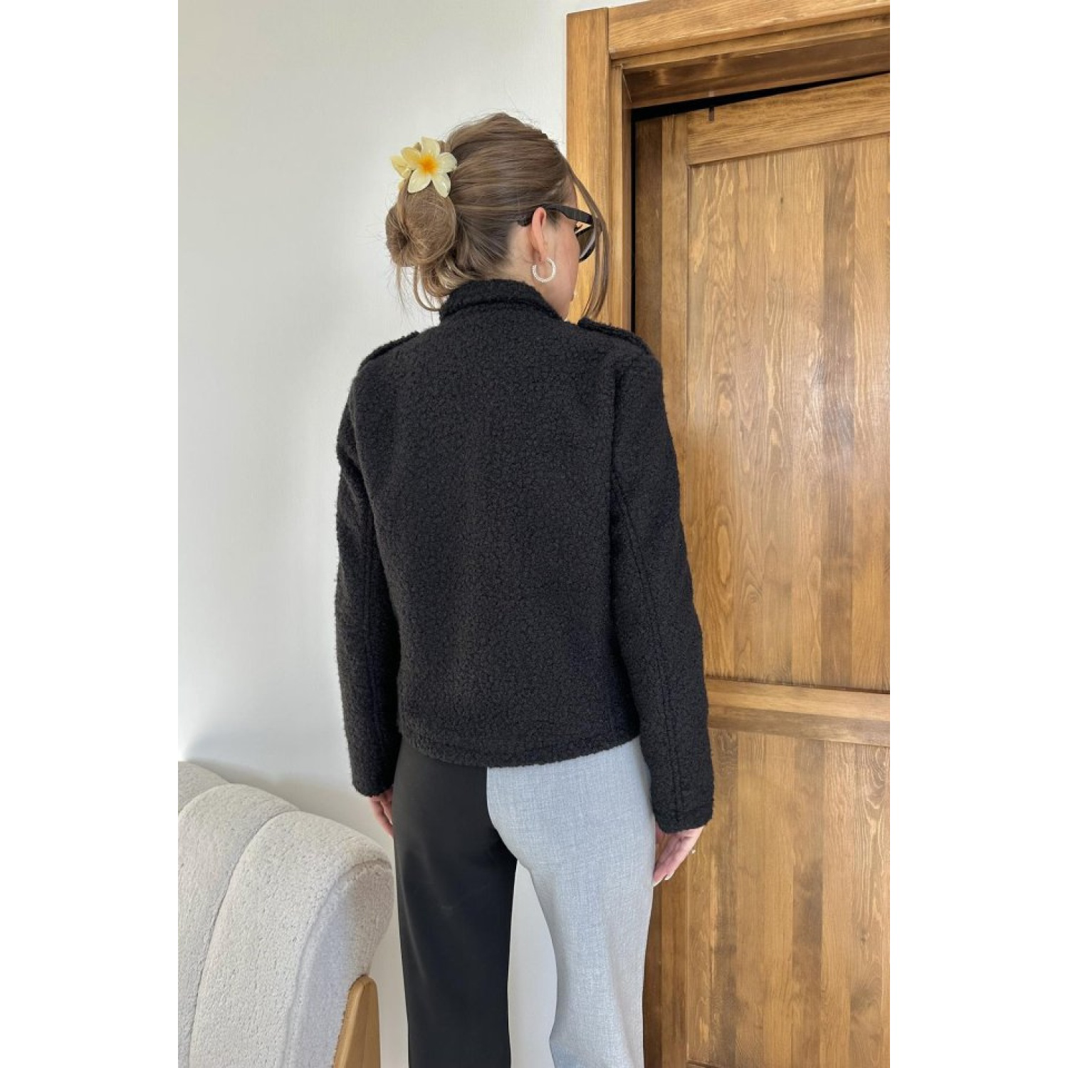 Siyah Cepli Yumoş Ceket