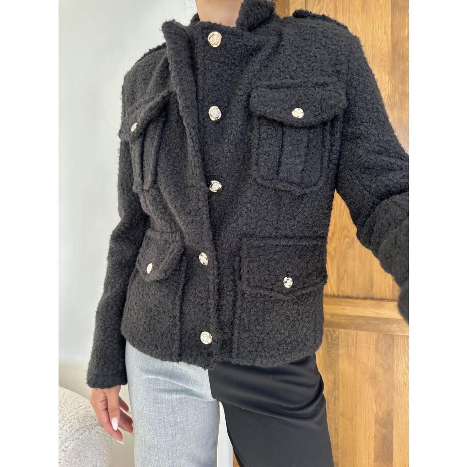 Siyah Cepli Yumoş Ceket