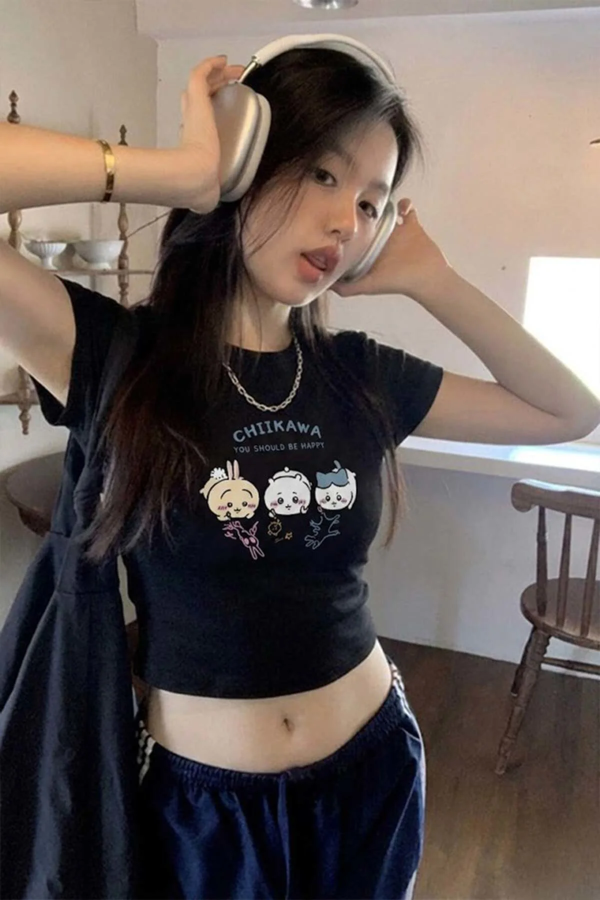 Siyah Chiikawa "You Should Be Happy" Y2K Kısa Kollu Crop Siyah Chiikawa "You Should Be Happy" Y2K Kısa Kollu Crop