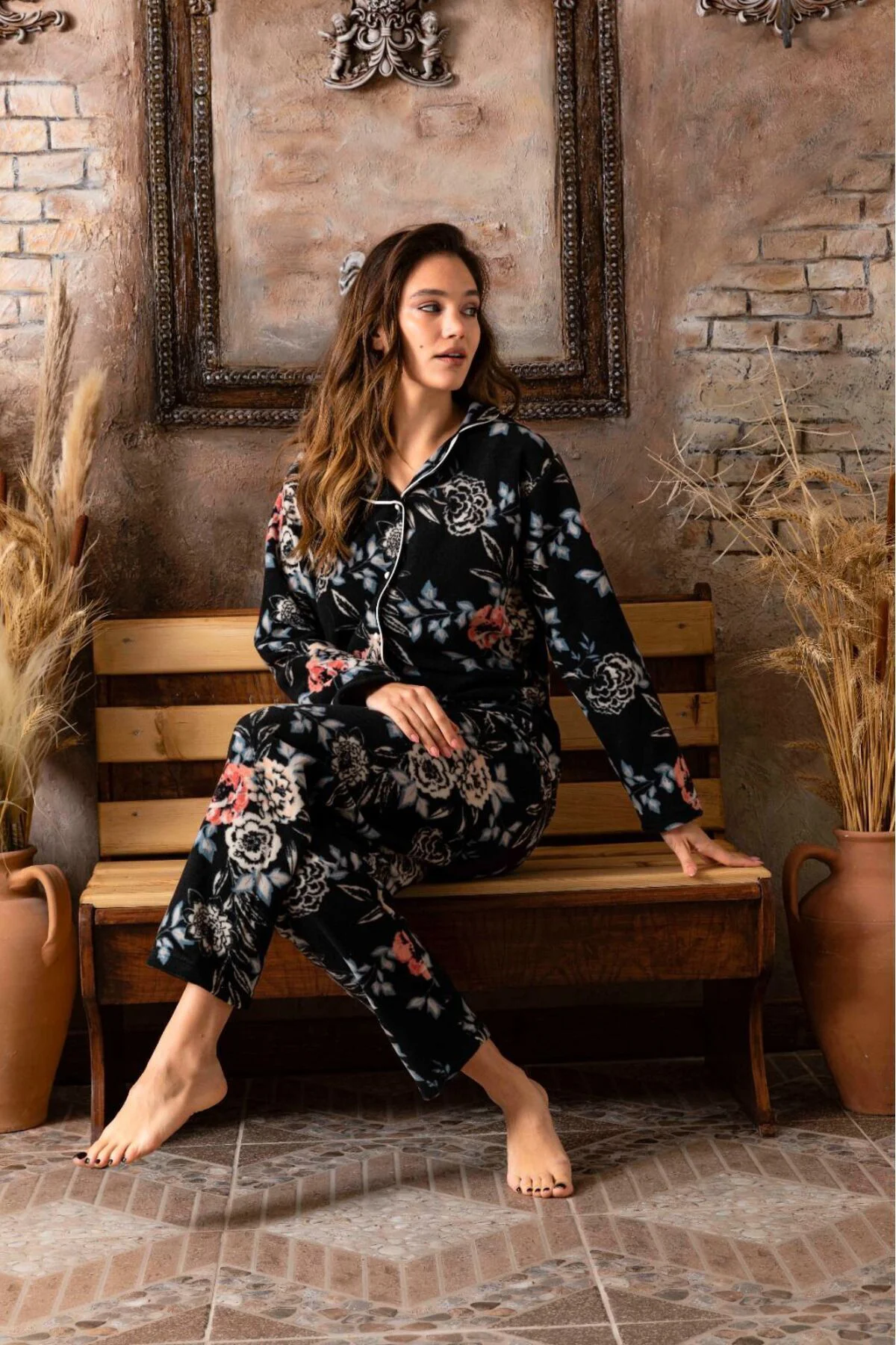 Siyah Çiçekli Gömlek Peluş Pijama Takımı