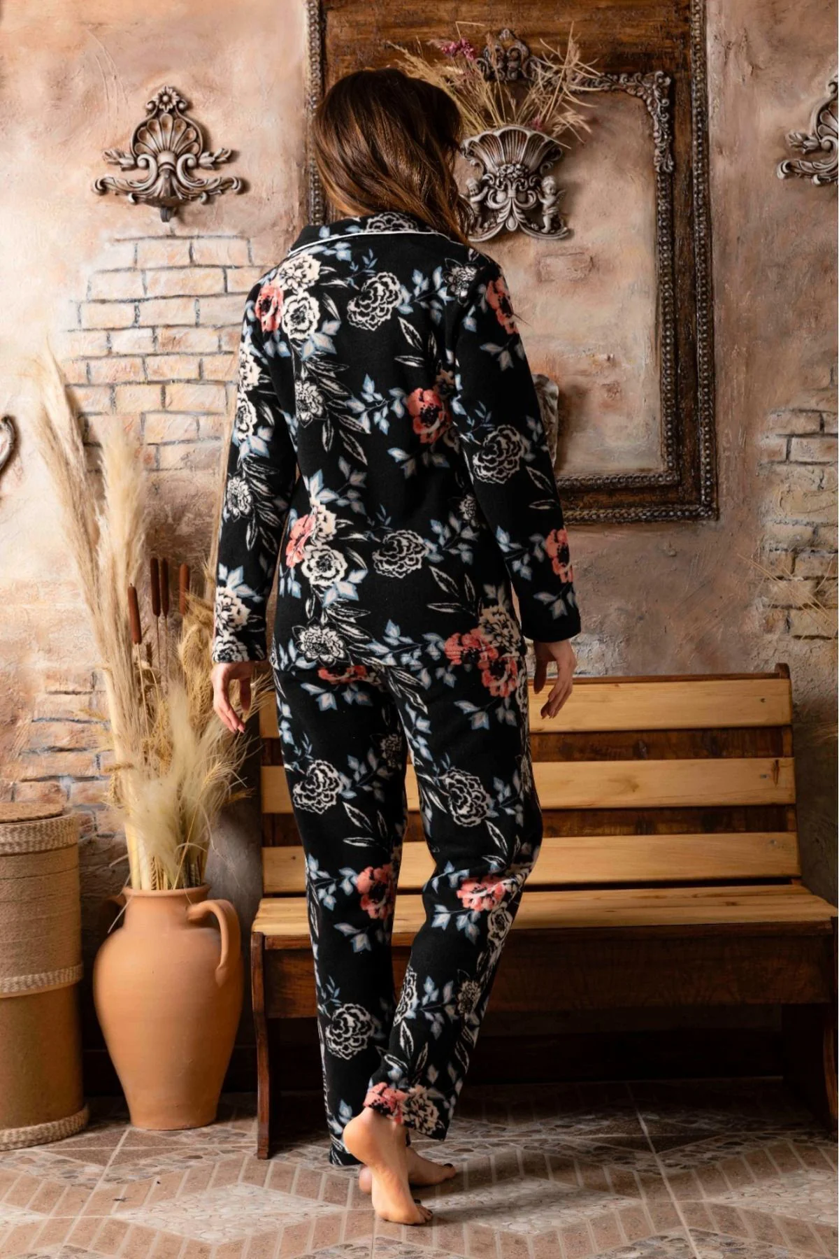 Siyah Çiçekli Gömlek Peluş Pijama Takımı