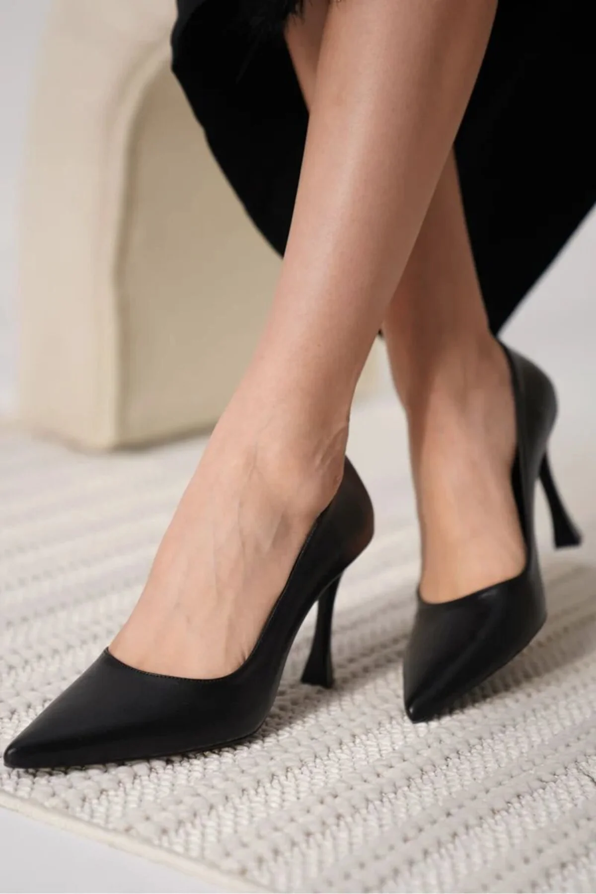 Siyah Cilt Kadın Stiletto TR18MS03F Fiyatı, Yorumları ve Özellikleri