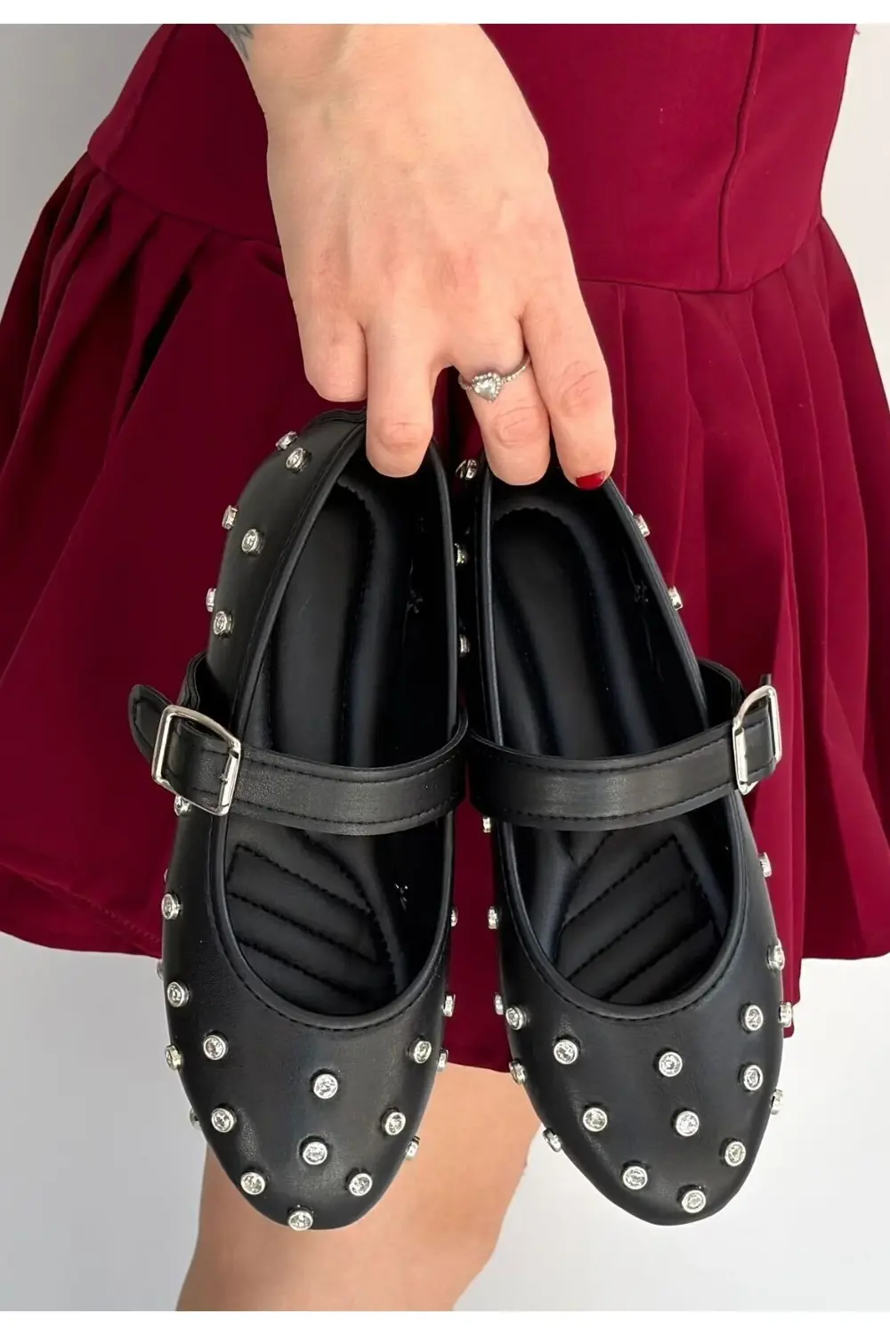 Siyah Cilt Kemerli Babet Ayakkabı Siyah Cilt Kemerli Babet Ayakkabı