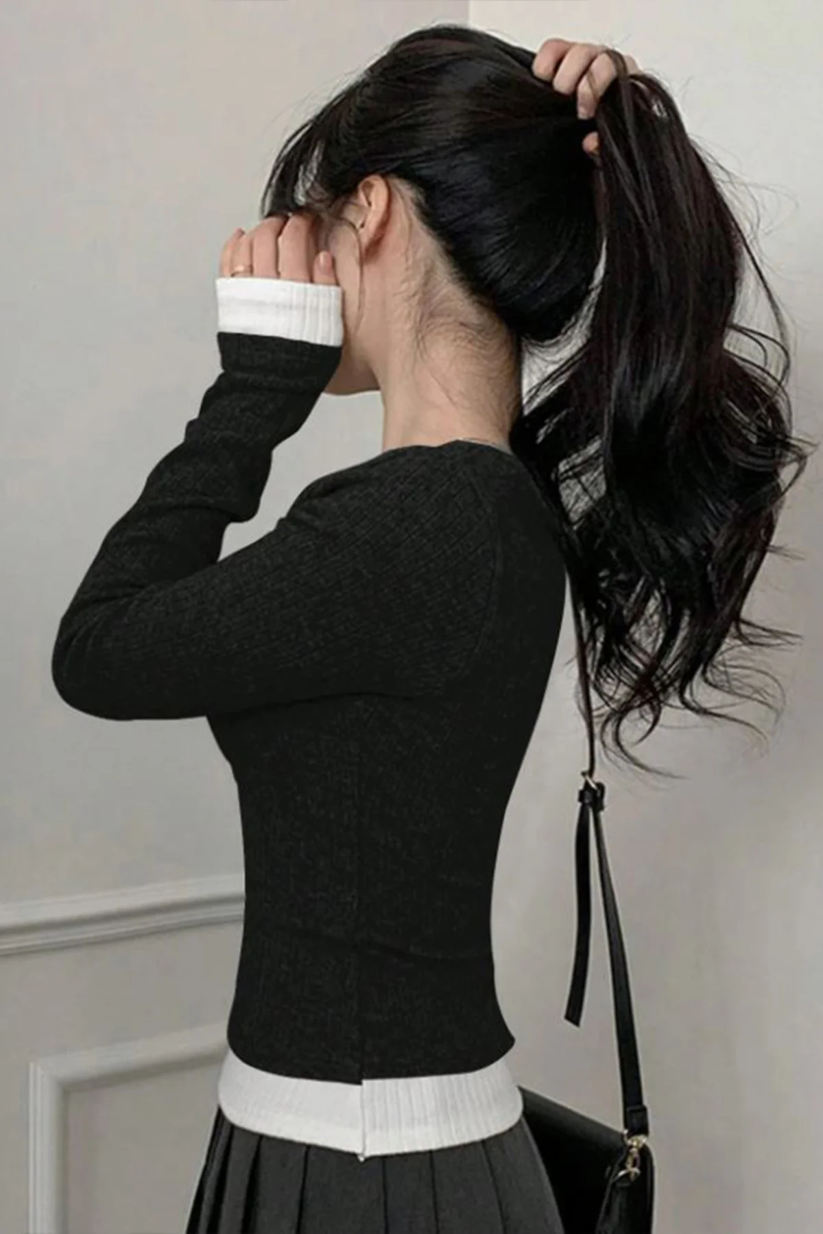 Siyah Dantelli Fiyonklu Ekli Y2K Uzun Kollu Crop