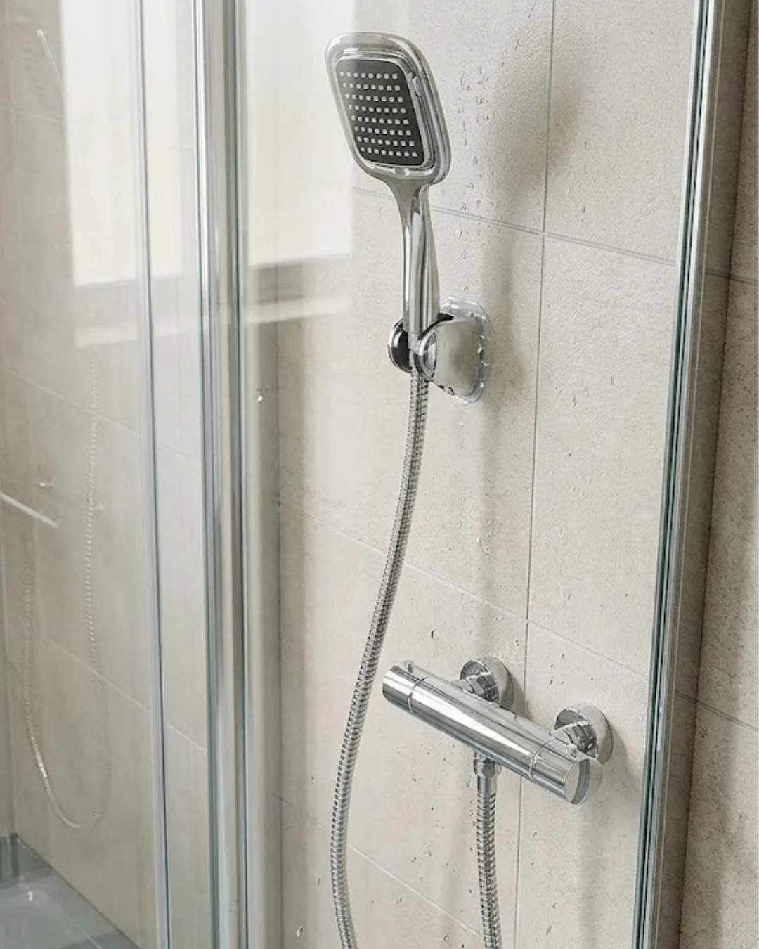 Siyah Duş Başlığı Seti Spiral Hortumlu El Duşu ve Duvar Askısı Banyo Seti Fiyatı, Yorumları ve Özellikleri