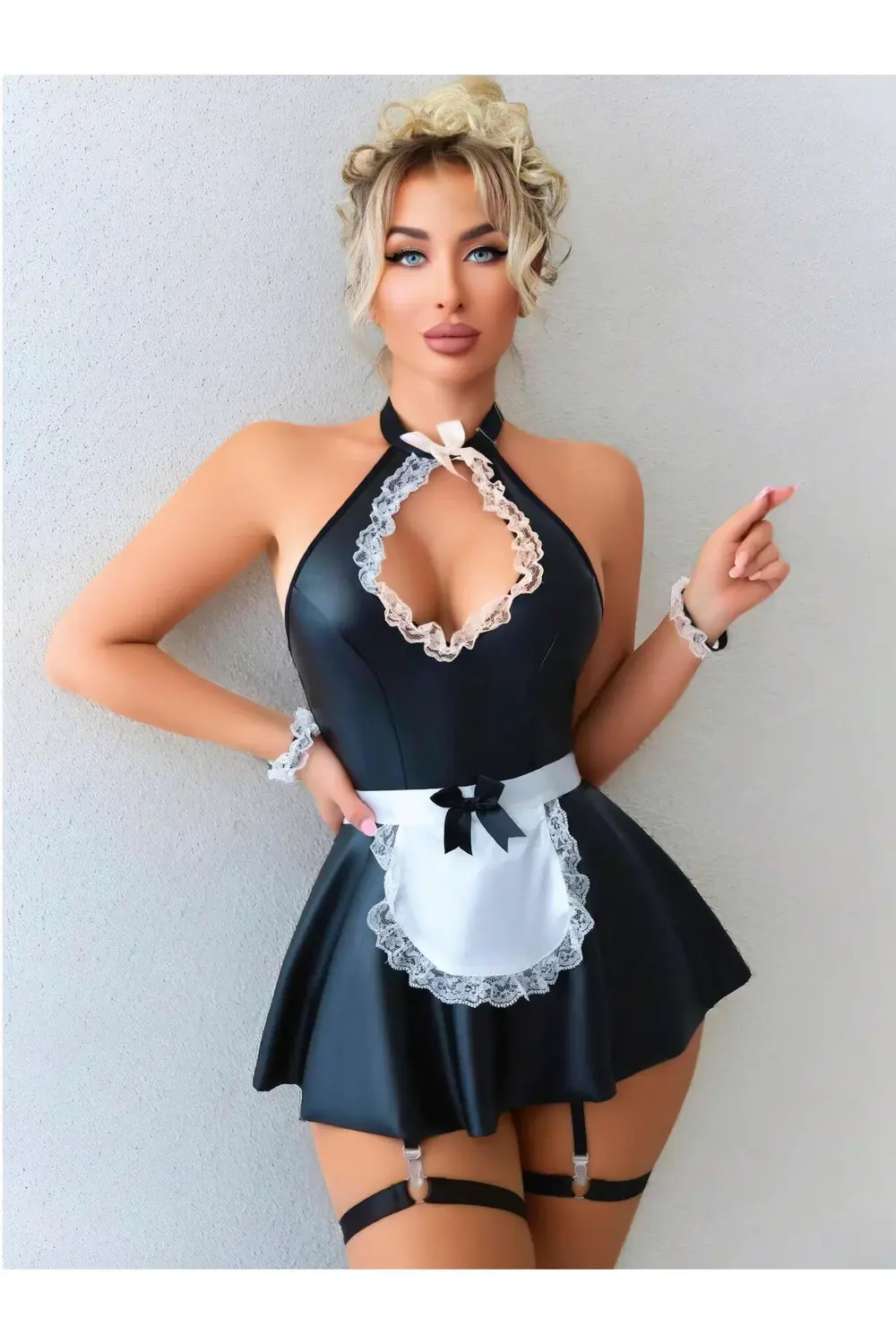 Pilelistore Siyah Göğüs Dekolteli Boyundan Bağlamalı Mini Etekli Fantezi Deri Pilelistore Siyah Göğüs Dekolteli Boyundan Bağlamalı Mini Etekli Fantezi Deri