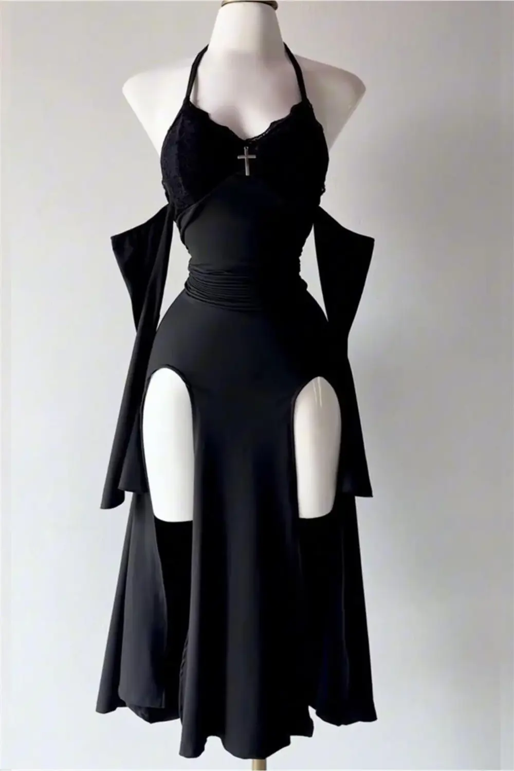 Siyah Gothic Çift Yırtmaçlı Askılı Ek Kollu Elbise