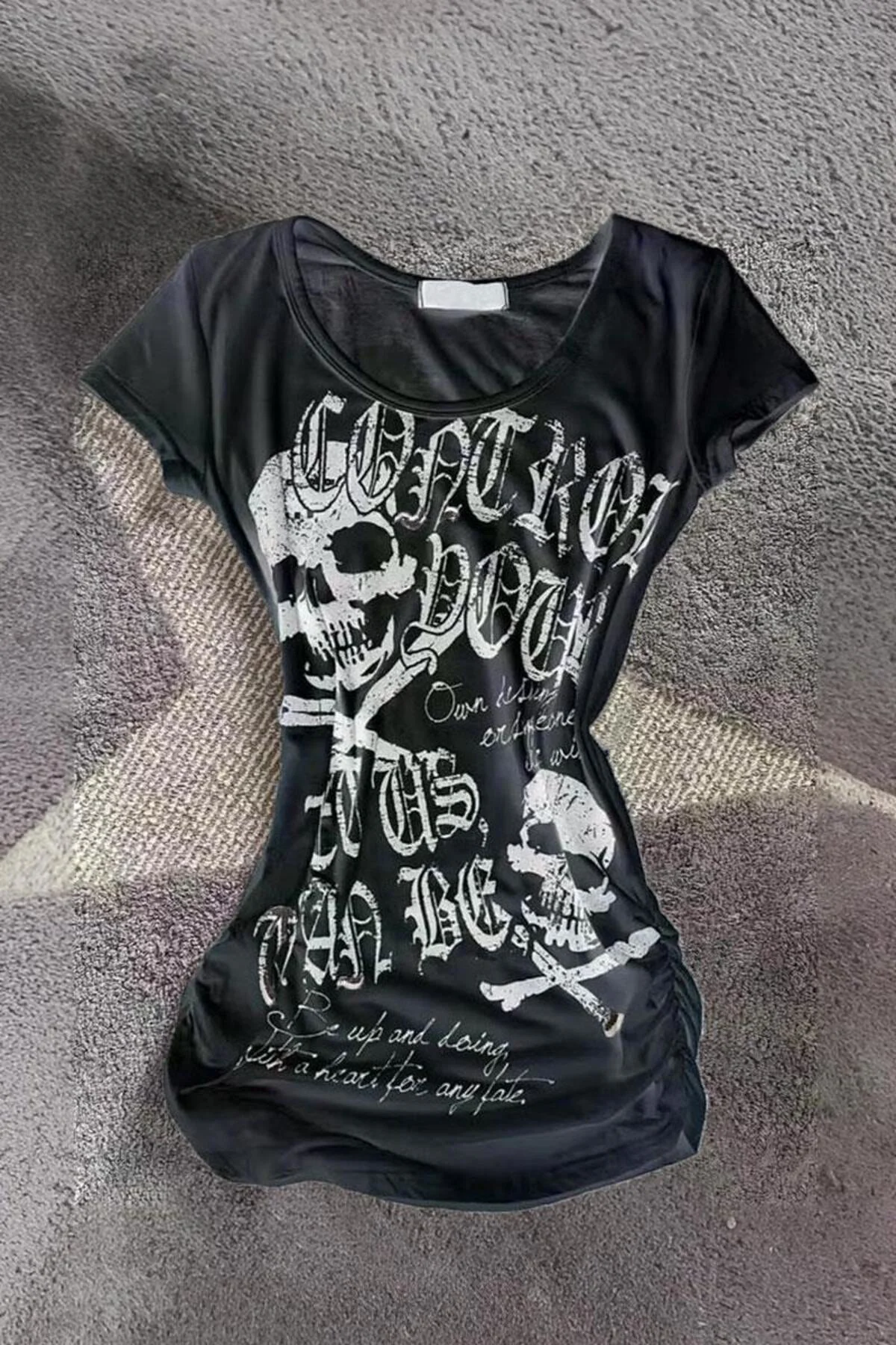 Siyah Gothic Skulls Control Geniş Yaka Y2K Kısa Kollu Crop
