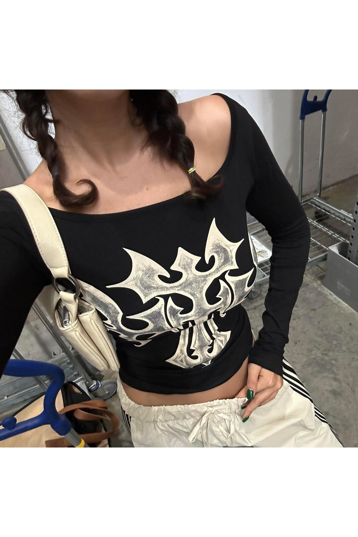 Siyah Gotik Cross Omuz Açık Uzun Kollu Crop