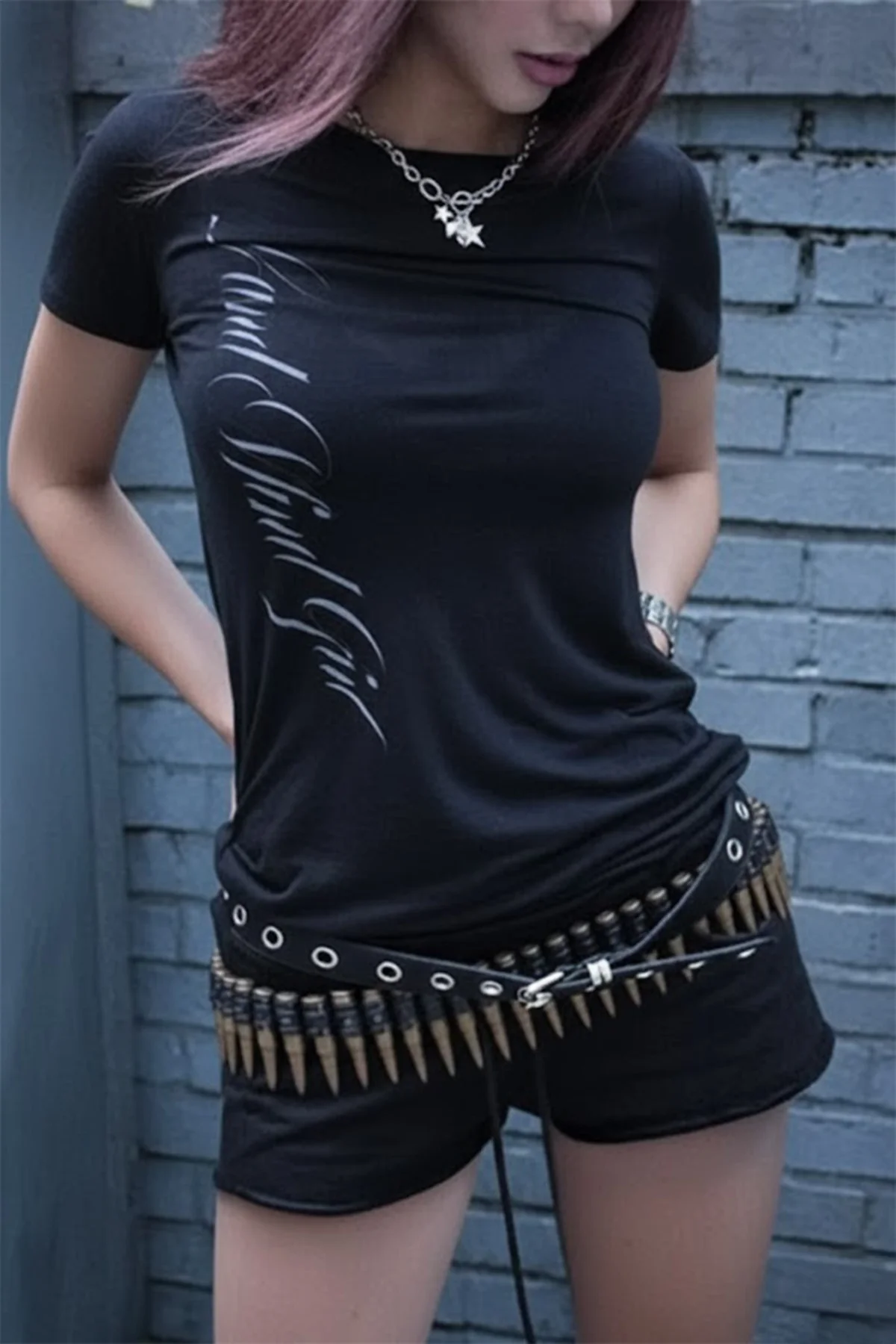 Siyah Gotik Sırt Baskılı Wing Geniş Yaka Y2K Kısa Kollu Crop Siyah Gotik Sırt Baskılı Wing Geniş Yaka Y2K Kısa Kollu Crop