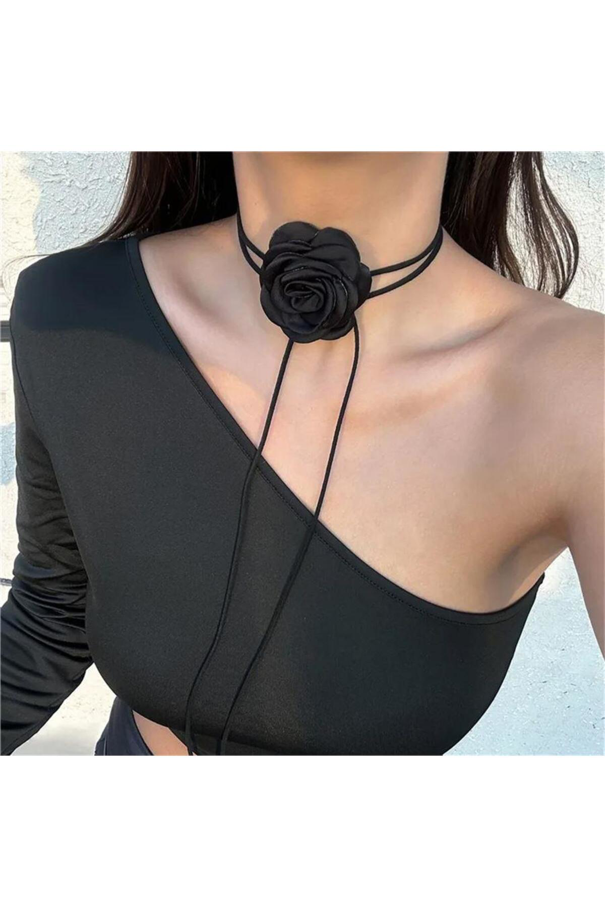 Siyah Gül Desenli Choker Kolye