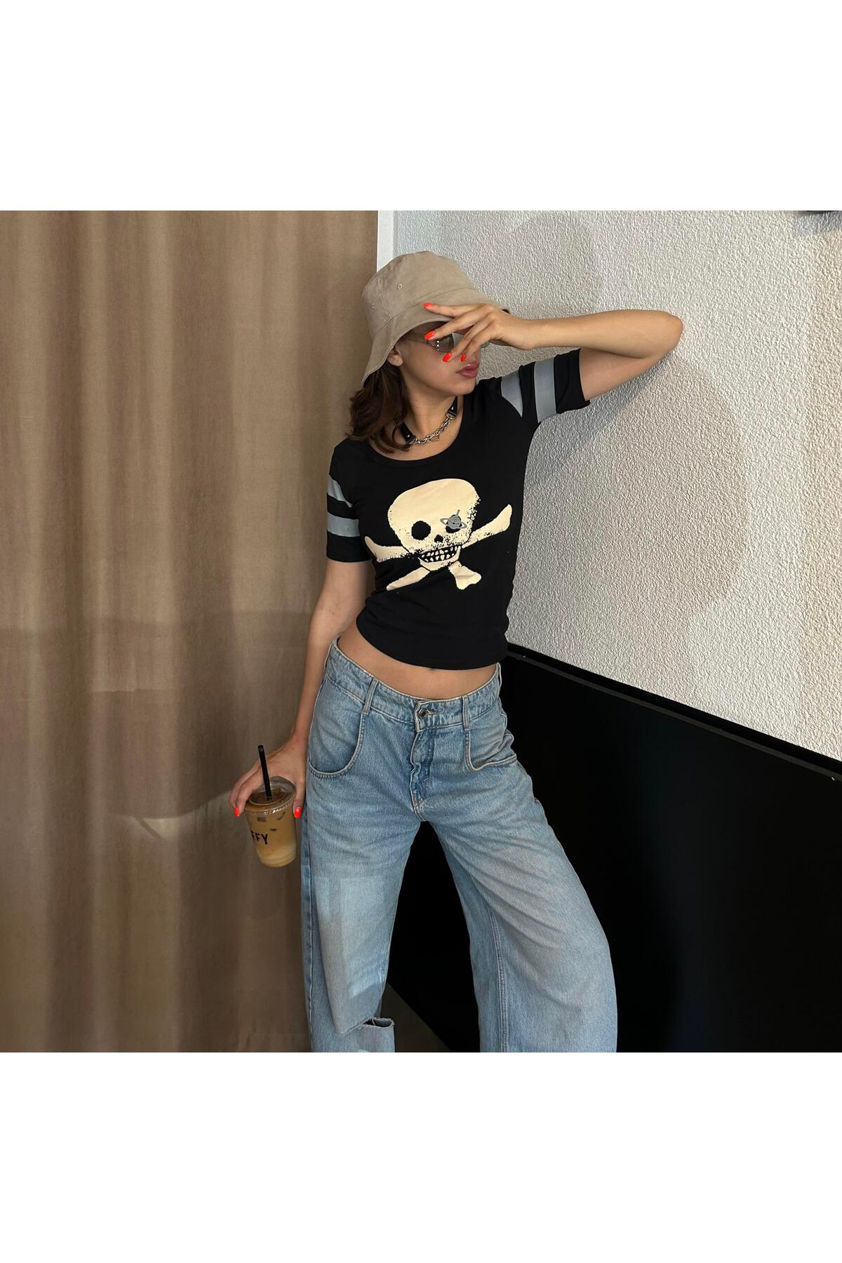 Siyah Harajuku Fashion Oldskull Kısa Kollu Crop