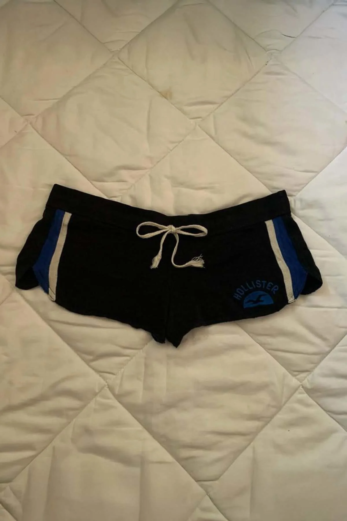Siyah Hollister Lacivert Yan Şeritli Y2K Mini Spor Şort