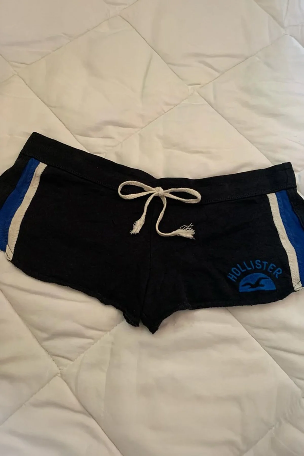 Siyah Hollister Lacivert Yan Şeritli Y2K Mini Spor Şort