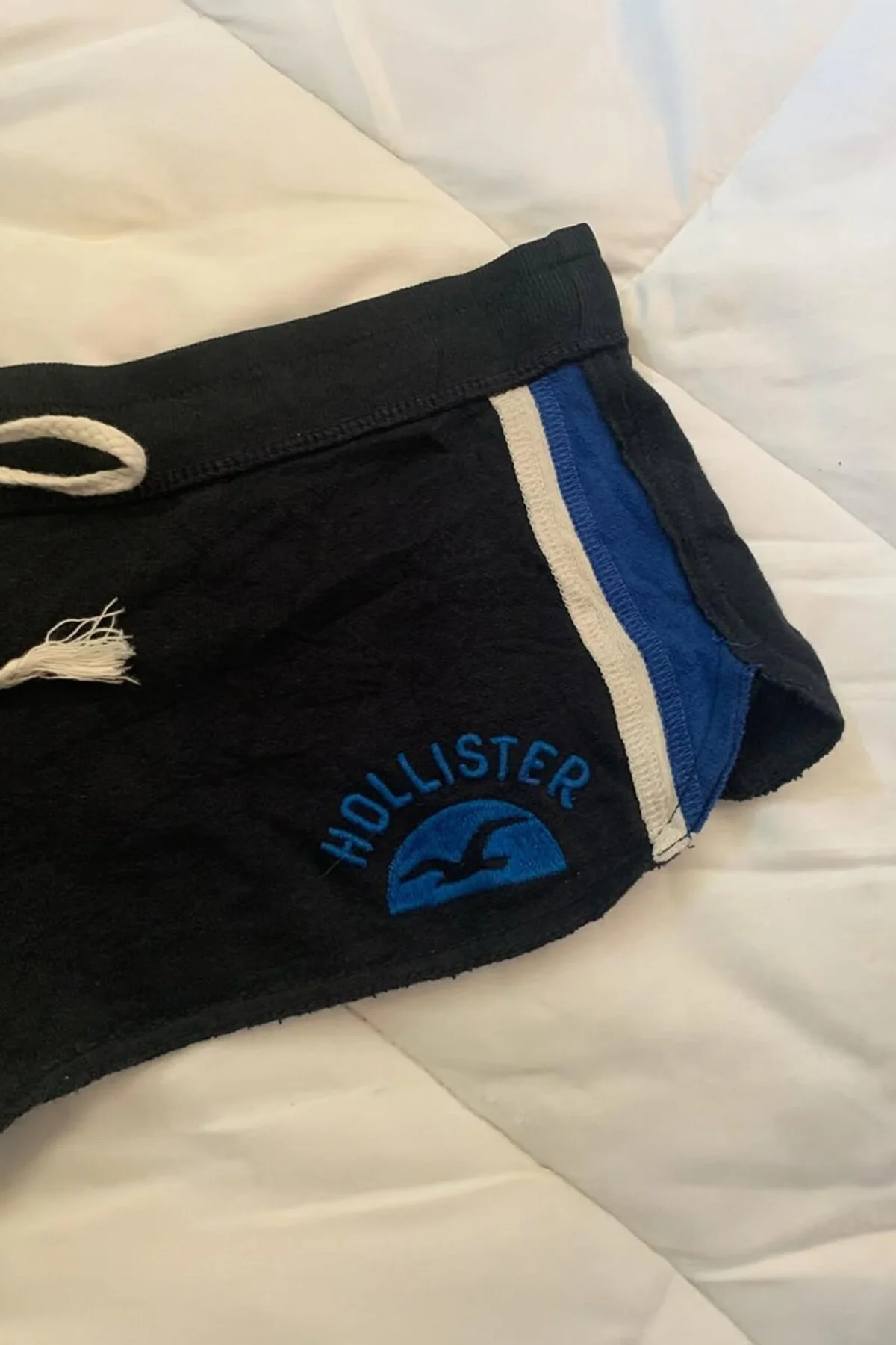 Siyah Hollister Lacivert Yan Şeritli Y2K Mini Spor Şort