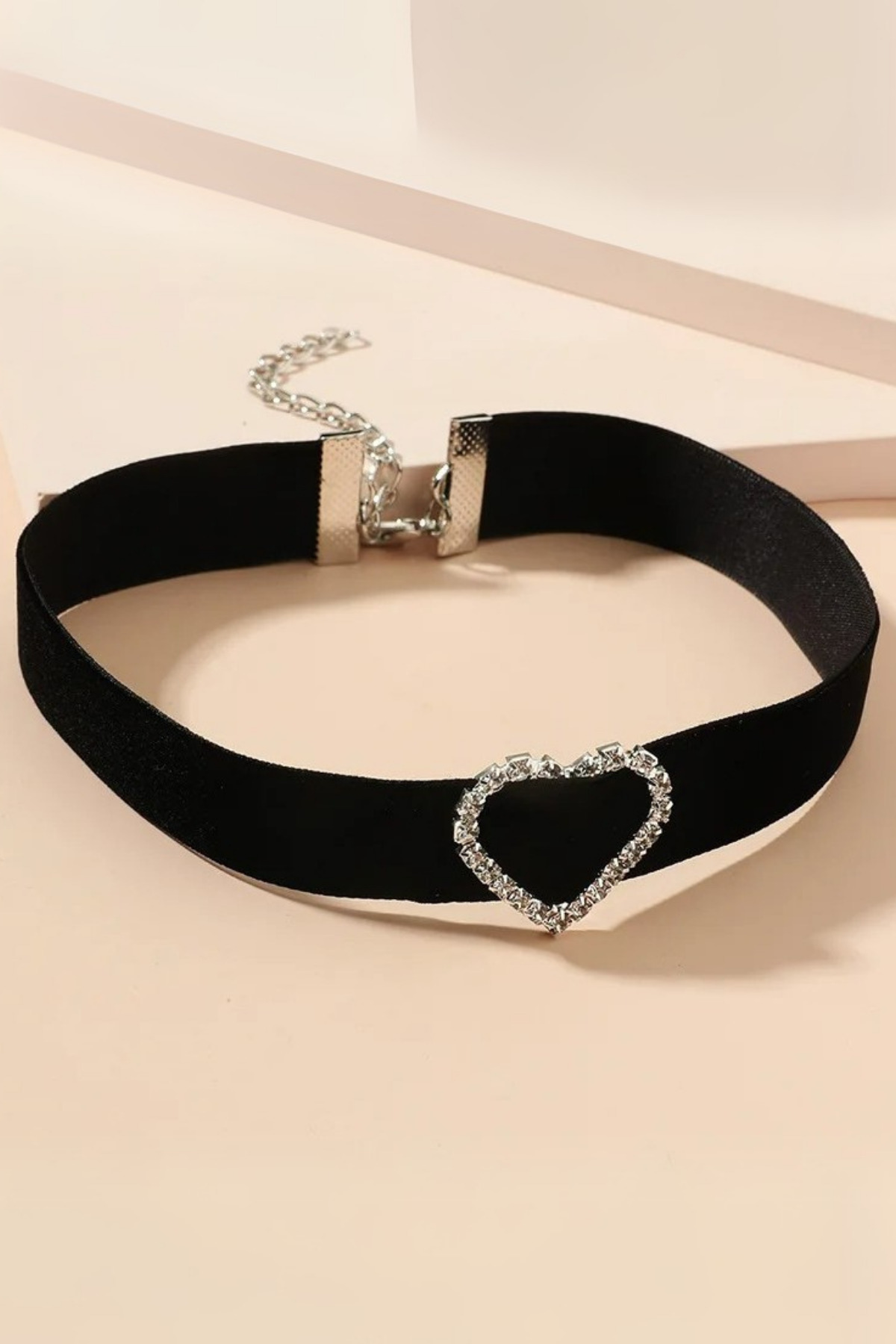 Siyah Işıltılı Kalp Choker Tasma