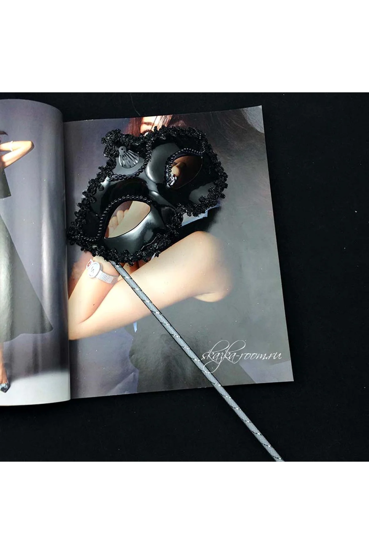 Siyah Işıltılı Tutmalı Fotoğraf Çekimi Maskesi 18x29 cm (5060)