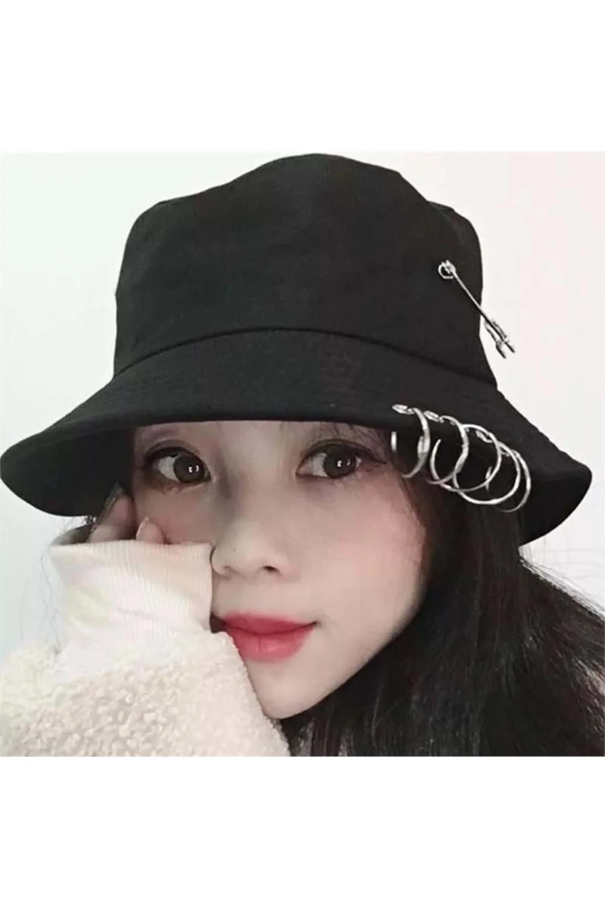 Siyah K-Pop Piercing Ve Çengelli İğne Modelli Bucket Şapka