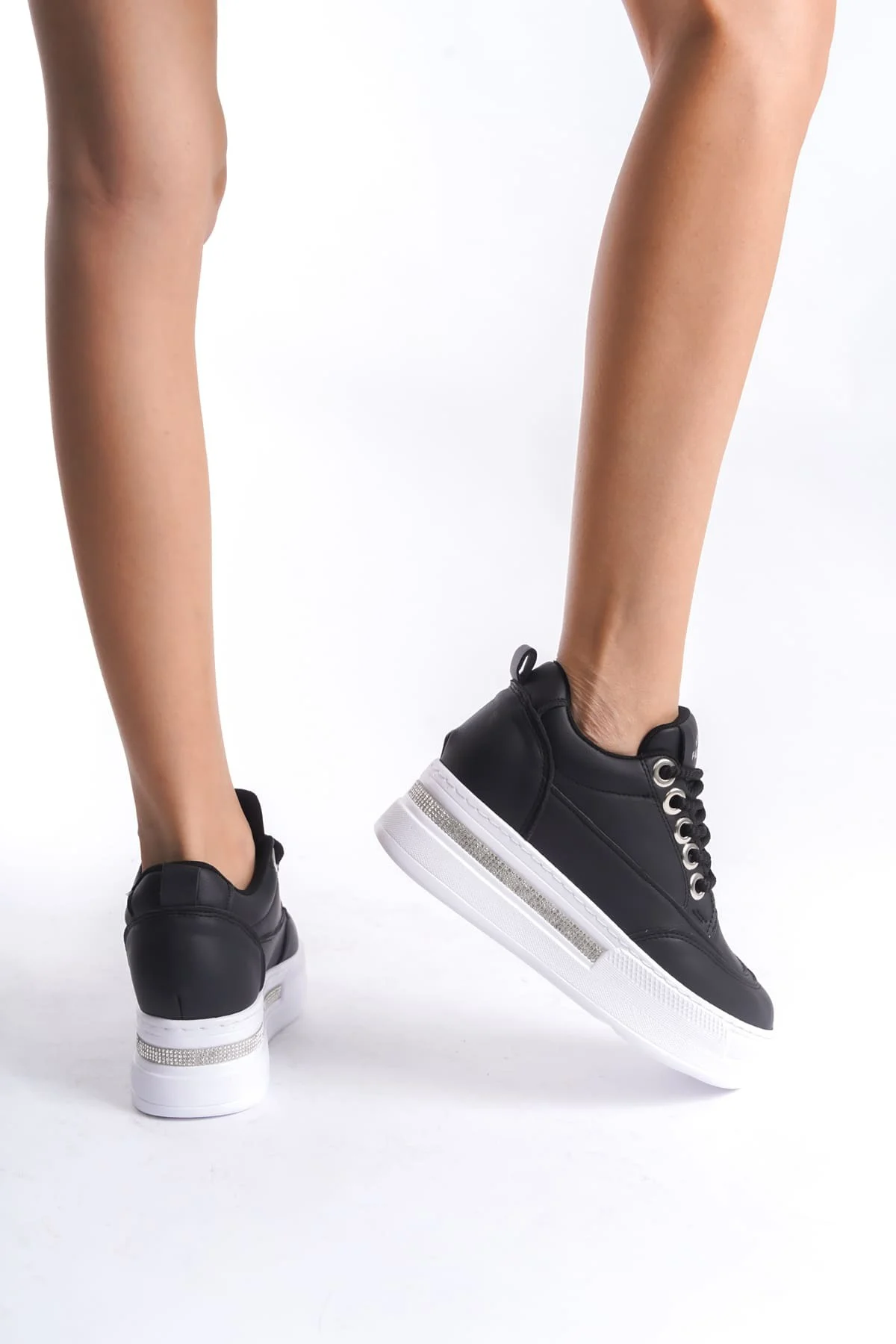 Siyah Kadın Gizli Topuklu Sneaker TR04MS01A