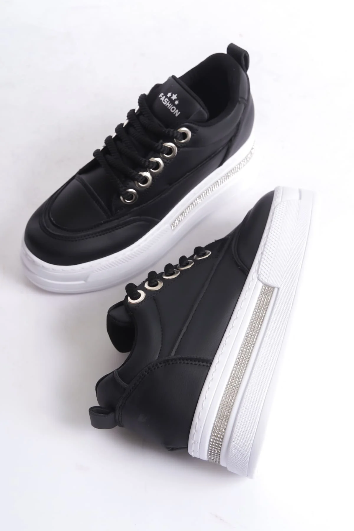 Siyah Kadın Gizli Topuklu Sneaker TR04MS01A