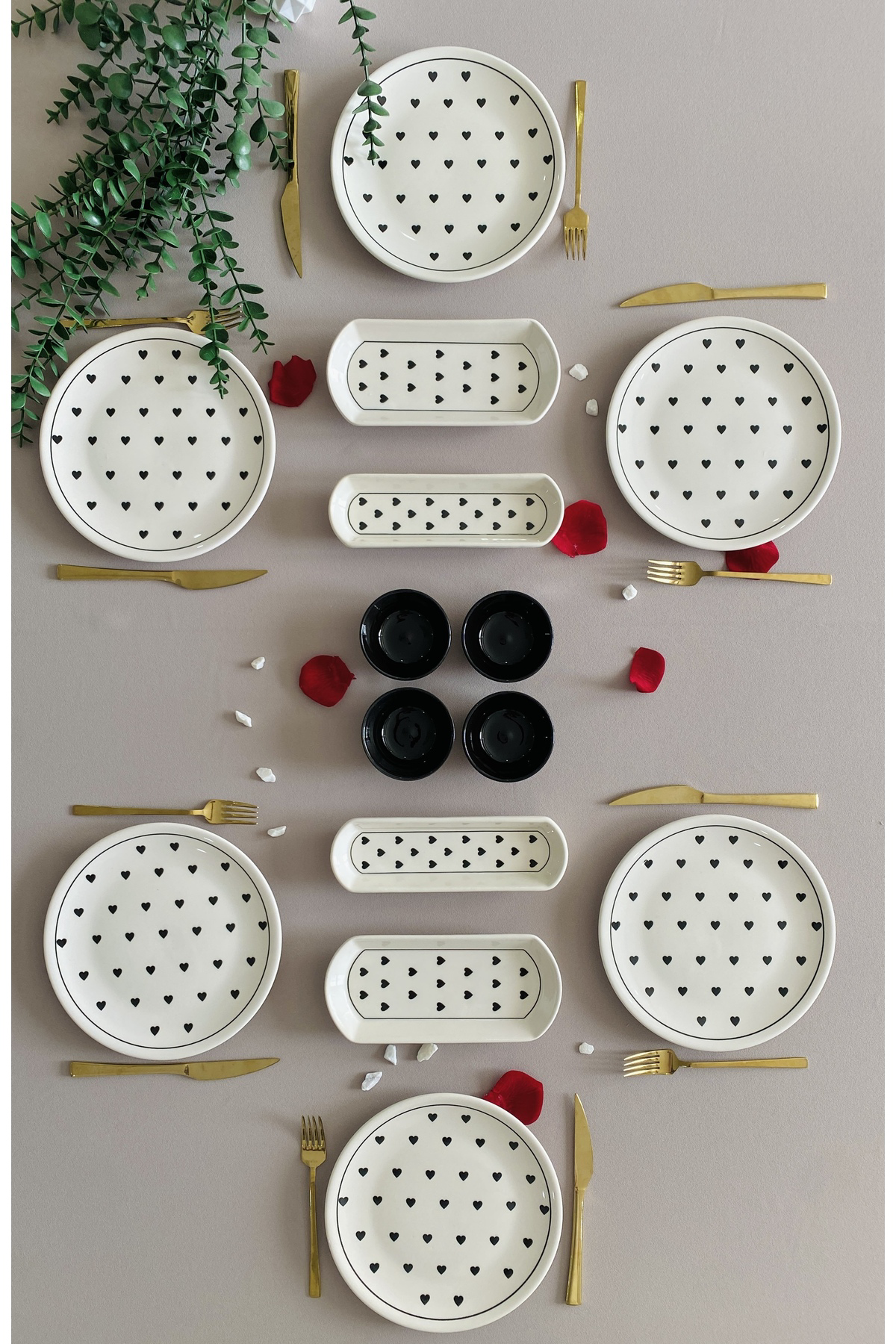 Siyah Kalp Desen 6 Kişilik 14 Parça Sosluklu Kahvaltı Takımı