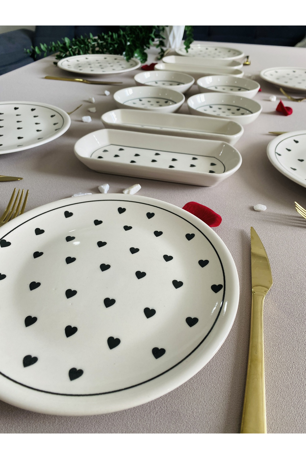 Siyah Kalp Desen 6 Kişilik 14 Parça Kahvaltı Takımı