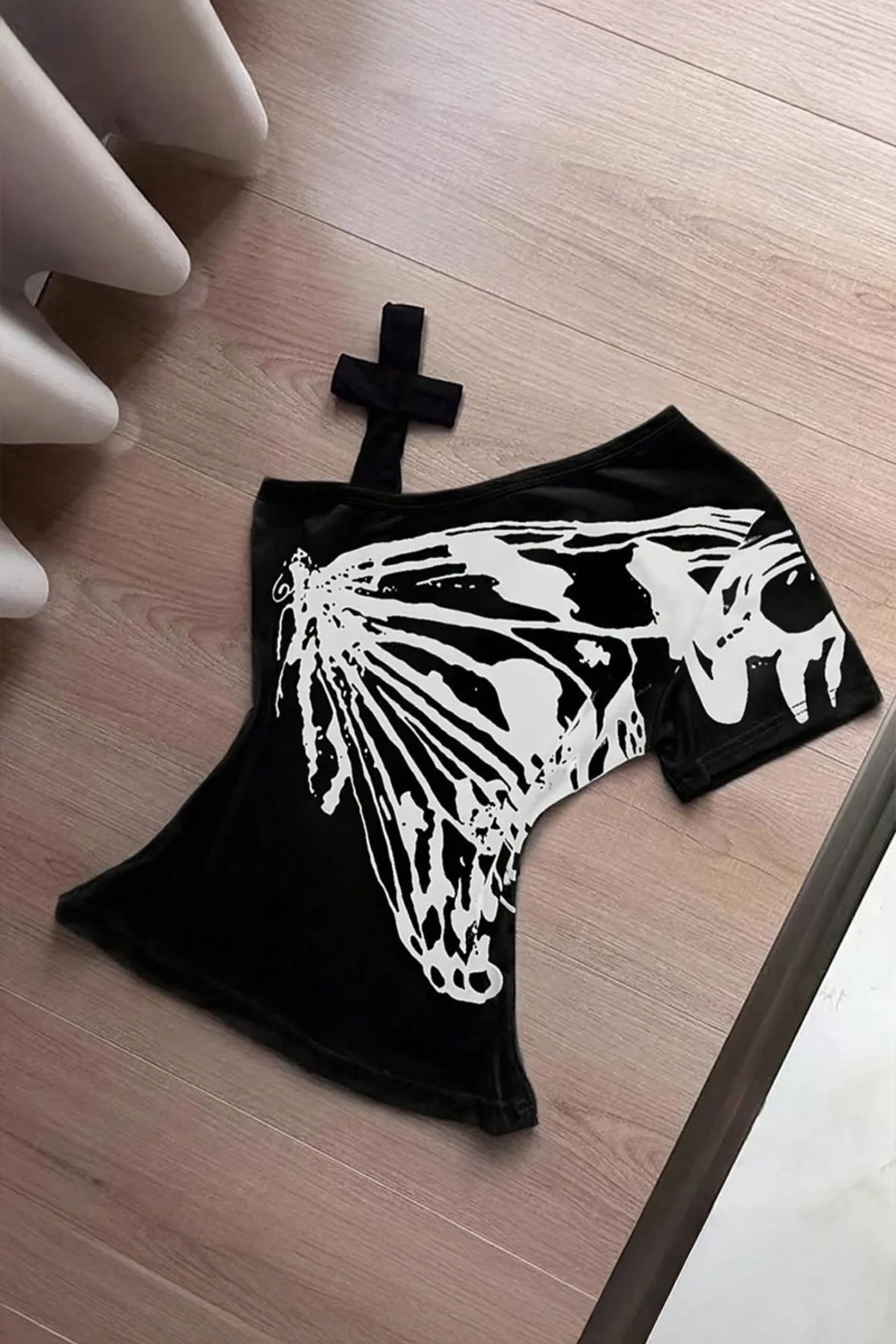 Siyah Kelebek Kanatlı Askılı Grunge Y2K Kısa Kollu Crop Siyah Kelebek Kanatlı Askılı Grunge Y2K Kısa Kollu Crop