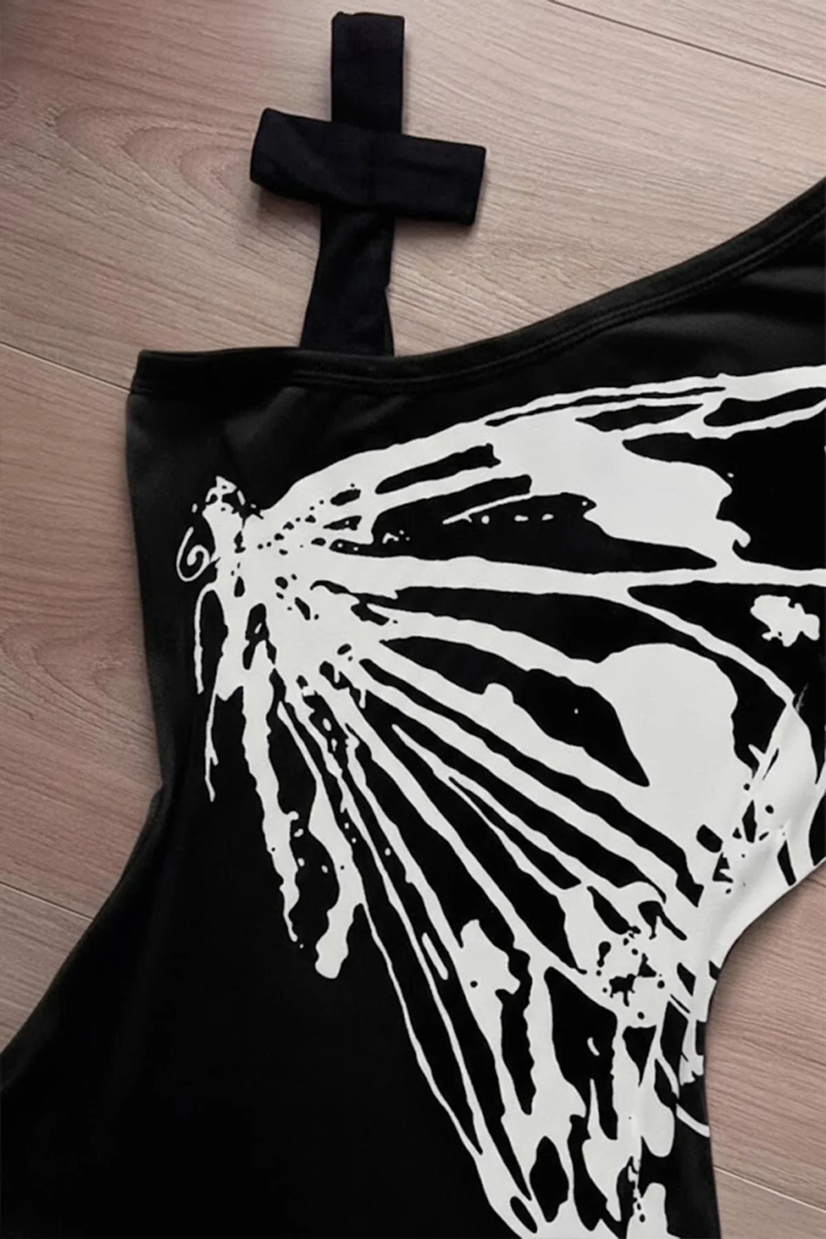 Siyah Kelebek Kanatlı Askılı Grunge Y2K Kısa Kollu Crop Siyah Kelebek Kanatlı Askılı Grunge Y2K Kısa Kollu Crop