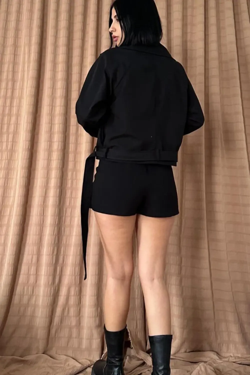 Siyah Kemerli Kısa Trech Ceket