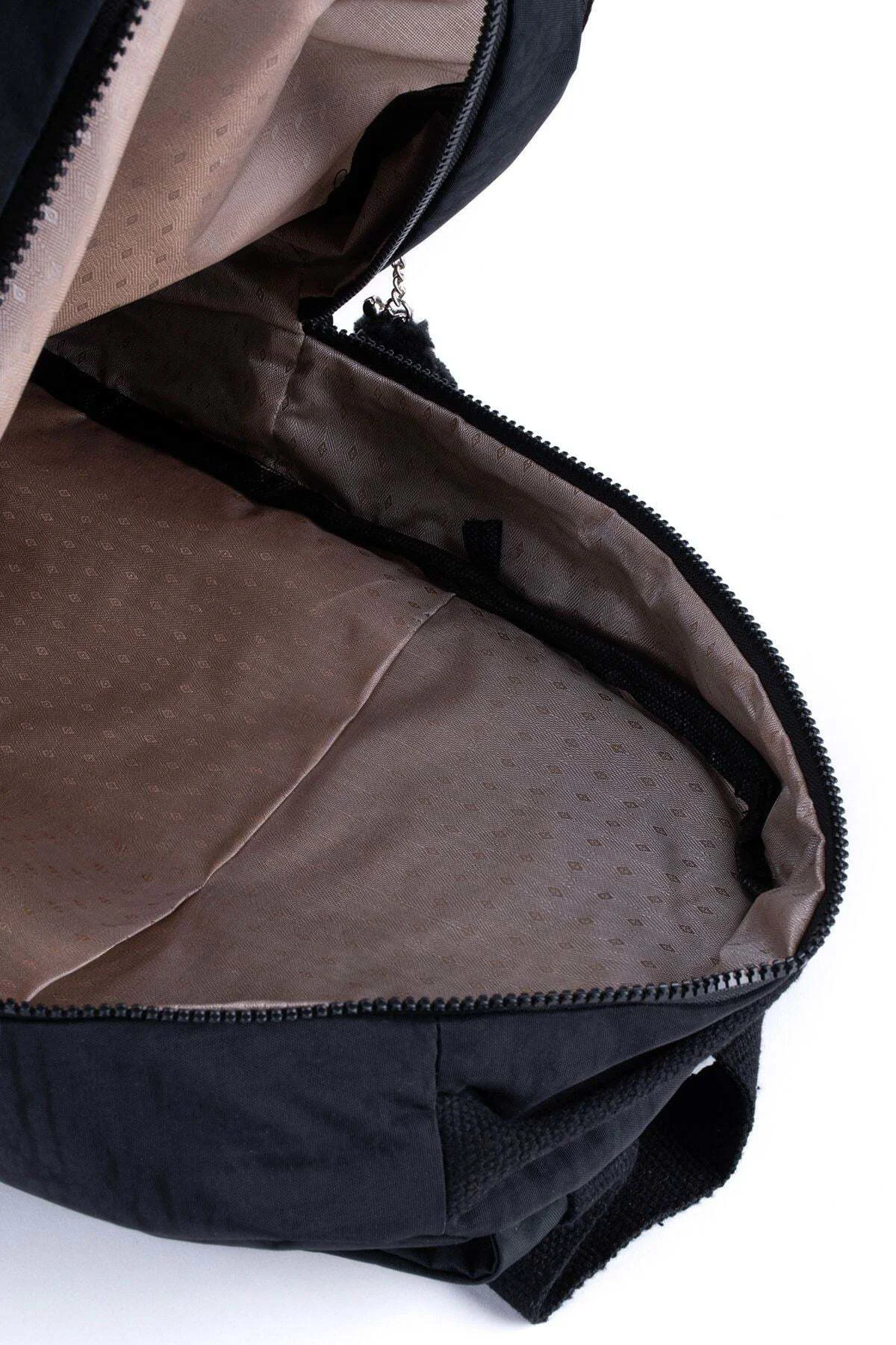 Siyah Kırinkıl Su Geçirmez Kumaş Büyük Boy Unisex Okul Sırt Çanta Siyah Kırinkıl Su Geçirmez Kumaş Büyük Boy Unisex Okul Sırt Çanta