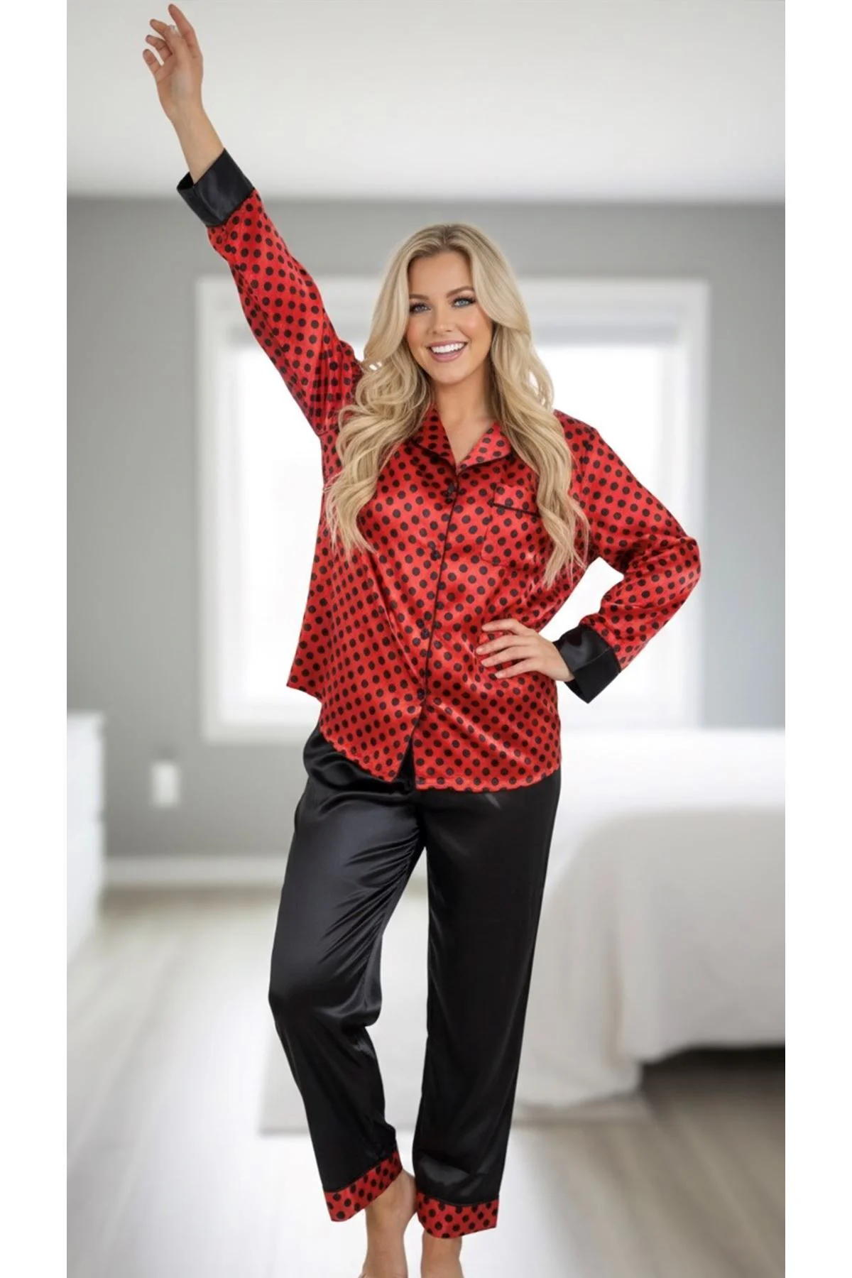 Siyah-Kırmızı Saten Pijama Takımı - 1621 Siyah-Kırmızı Saten Pijama Takımı - 1621 - Görsel 3