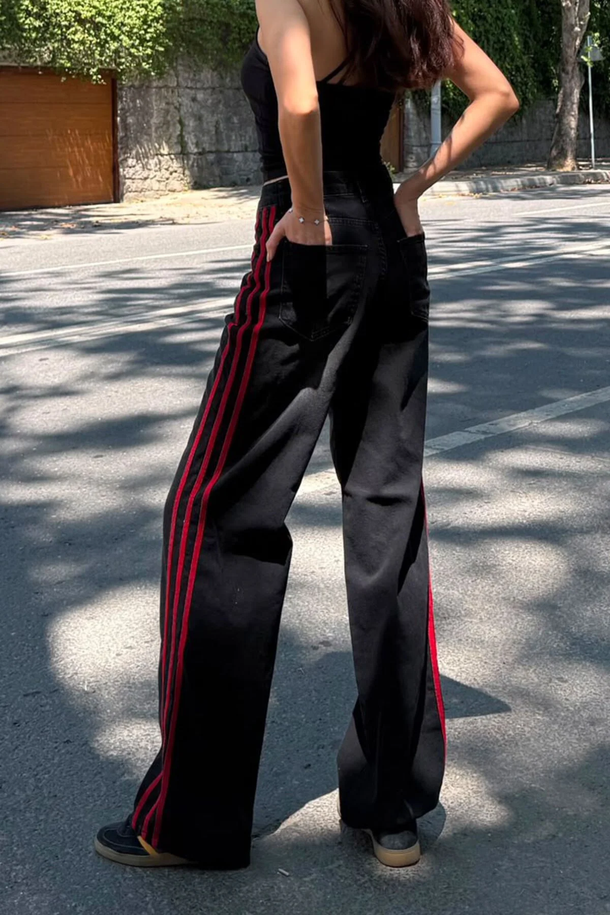 Siyah Kırmızı Üç Şeritli Y2K Unisex Baggy Pantolon Siyah Kırmızı Üç Şeritli Y2K Unisex Baggy Pantolon