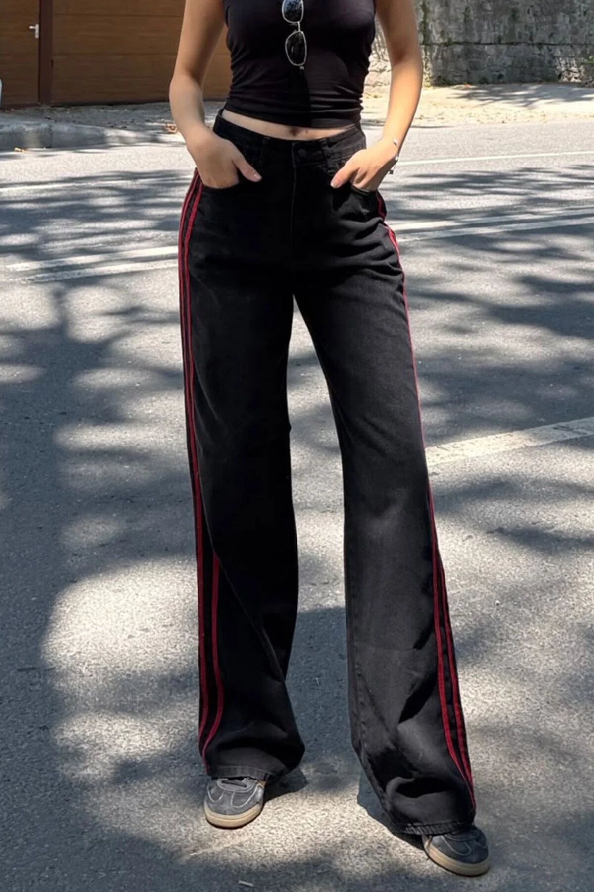 Siyah Kırmızı Üç Şeritli Y2K Unisex Baggy Pantolon Siyah Kırmızı Üç Şeritli Y2K Unisex Baggy Pantolon