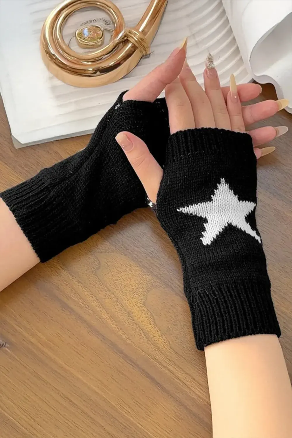 Siyah Kısa Beyaz Yıldızlı İkili Triko Kolluk